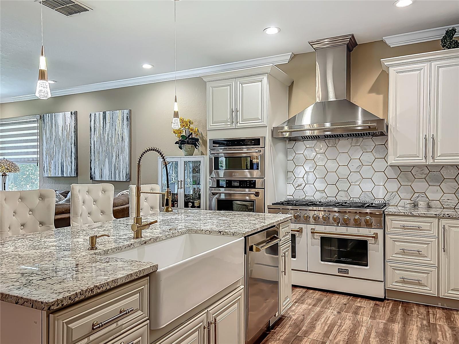 3008 SUTTON WOODS DR — photo 12