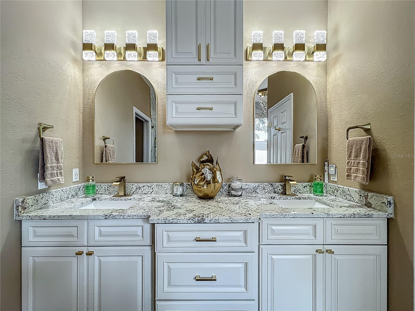 3008 SUTTON WOODS DR — photo 33