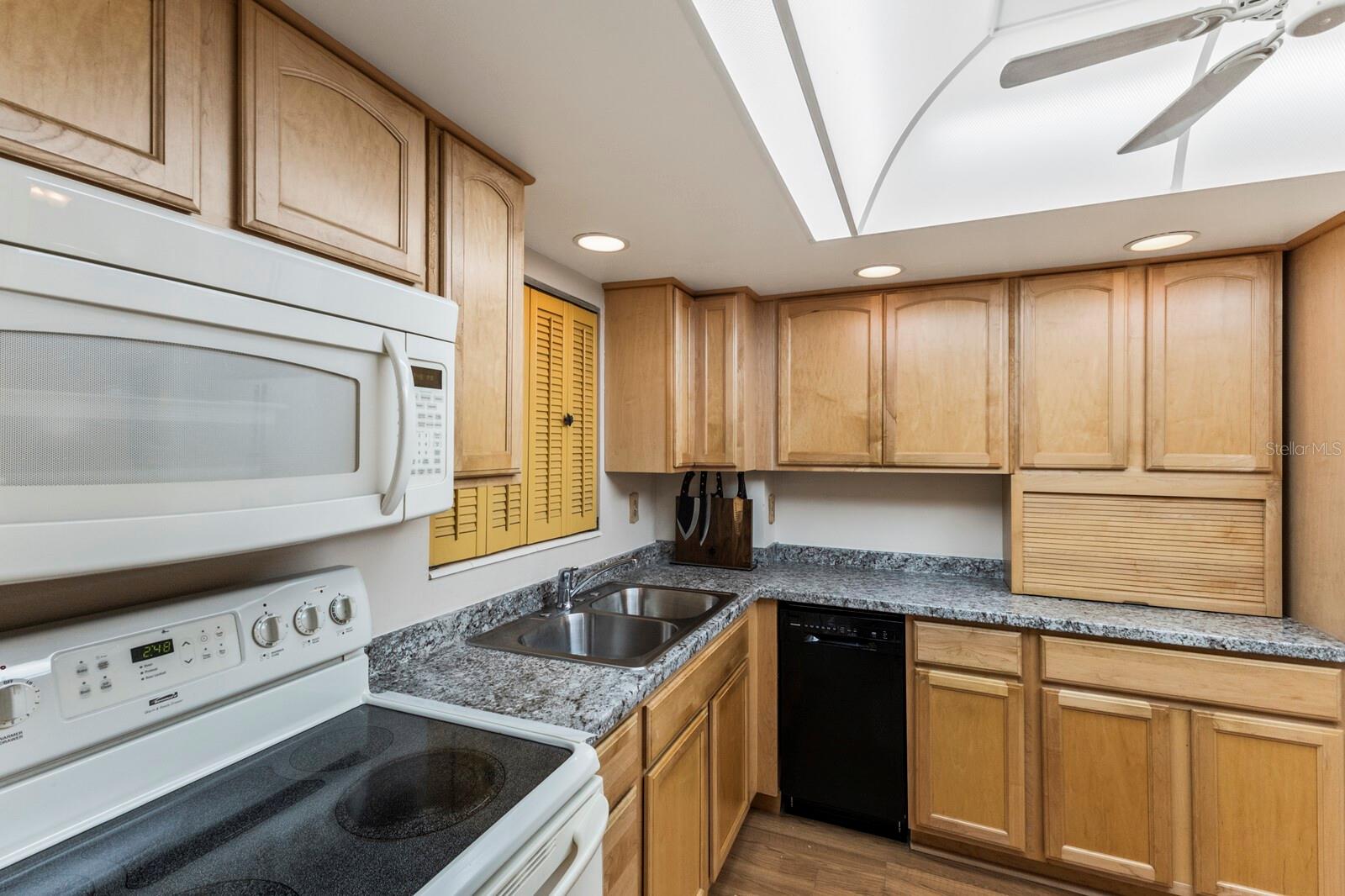 4015 LAKE BAYSHORE DR #108 — photo 8