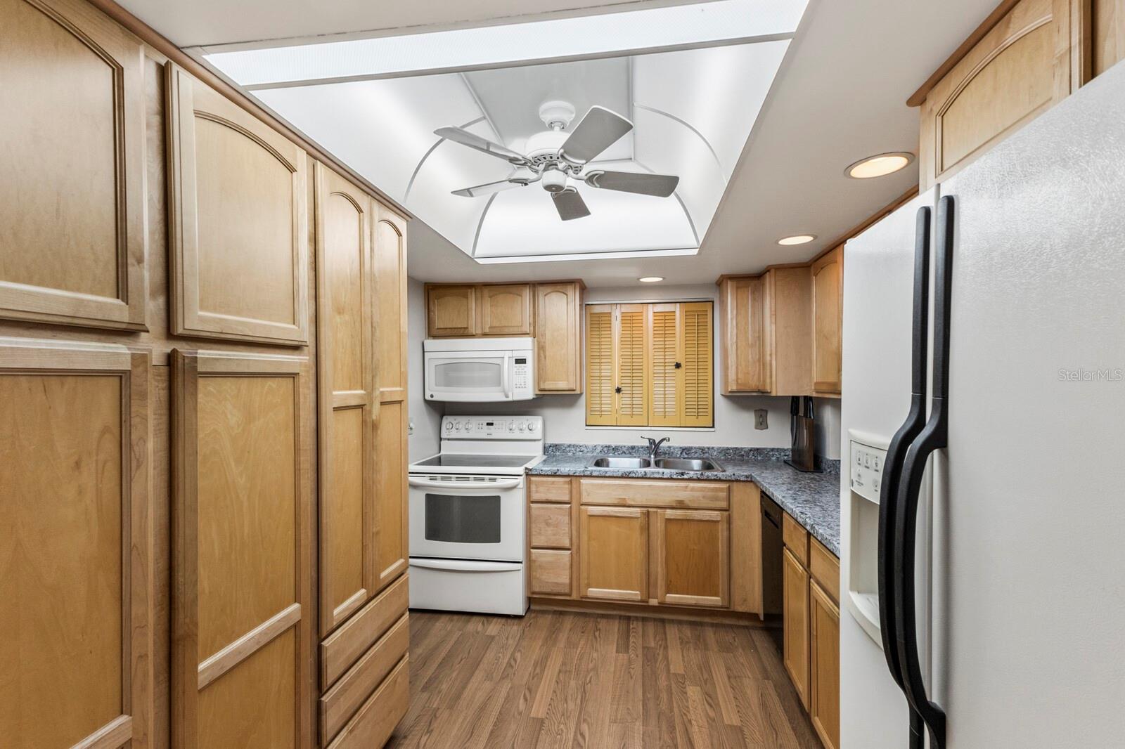 4015 LAKE BAYSHORE DR #108 — photo 7