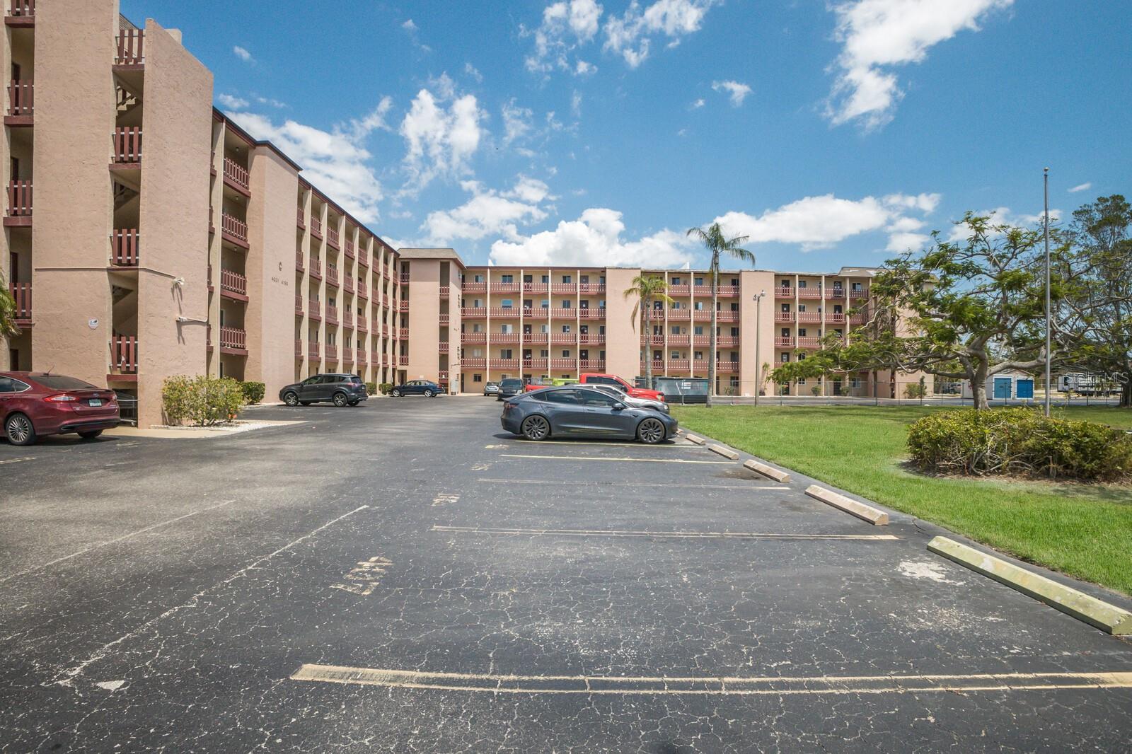 4015 LAKE BAYSHORE DR #108 — photo 2