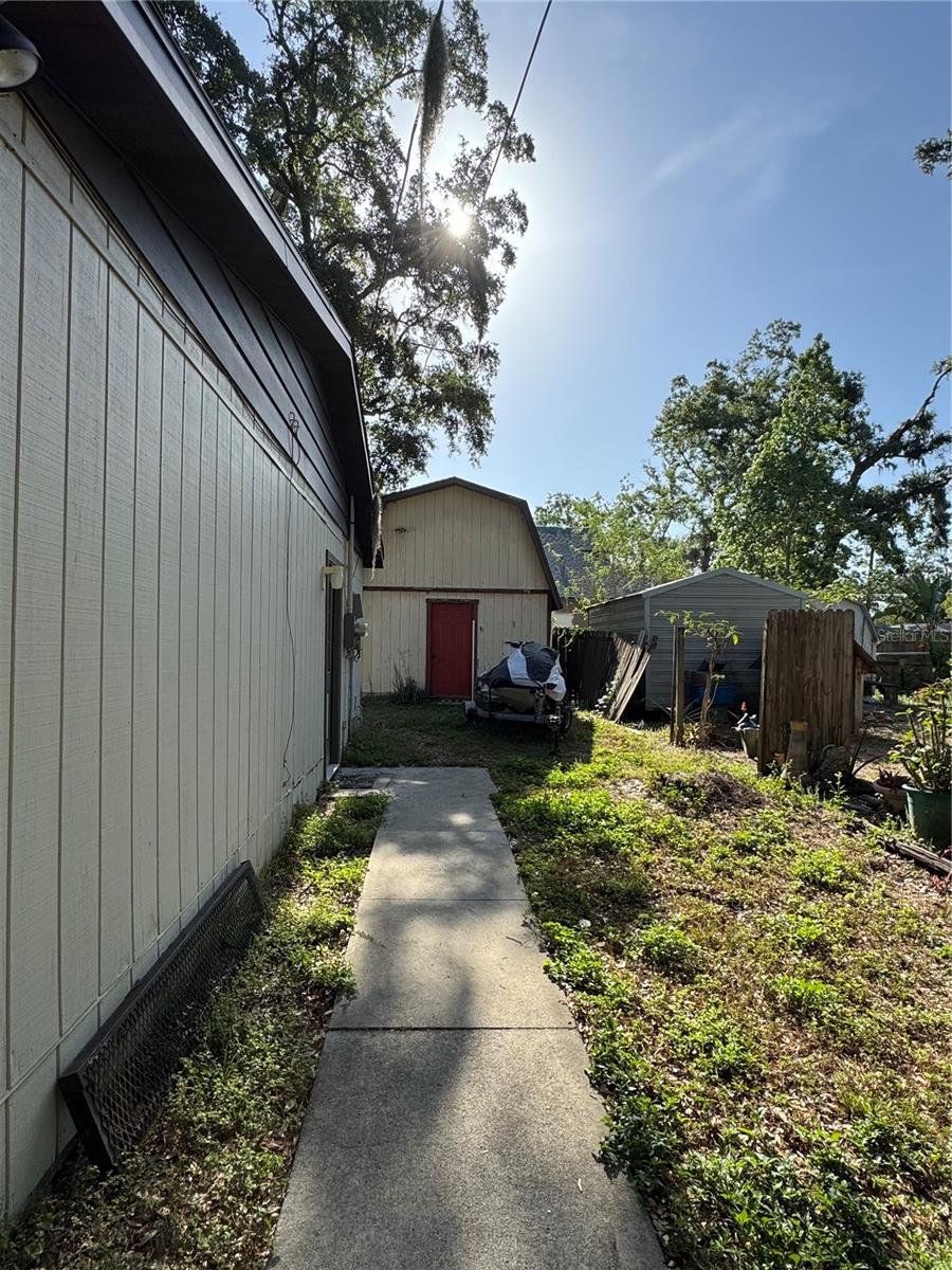 1703 N TAYLOR RD — photo 4
