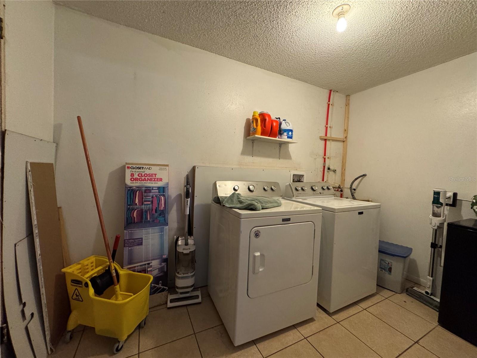 1703 N TAYLOR RD — photo 32