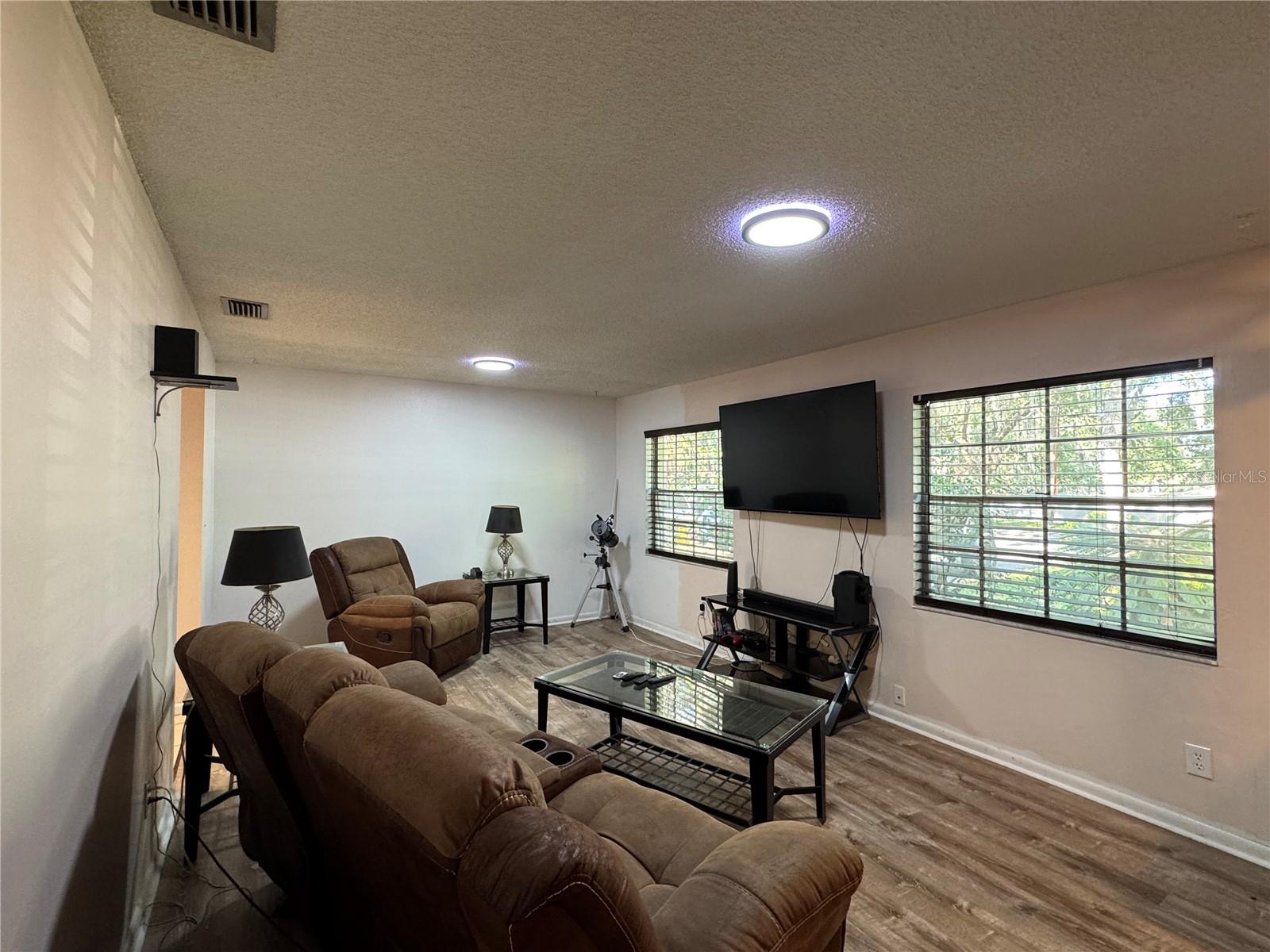 1703 N TAYLOR RD — photo 14