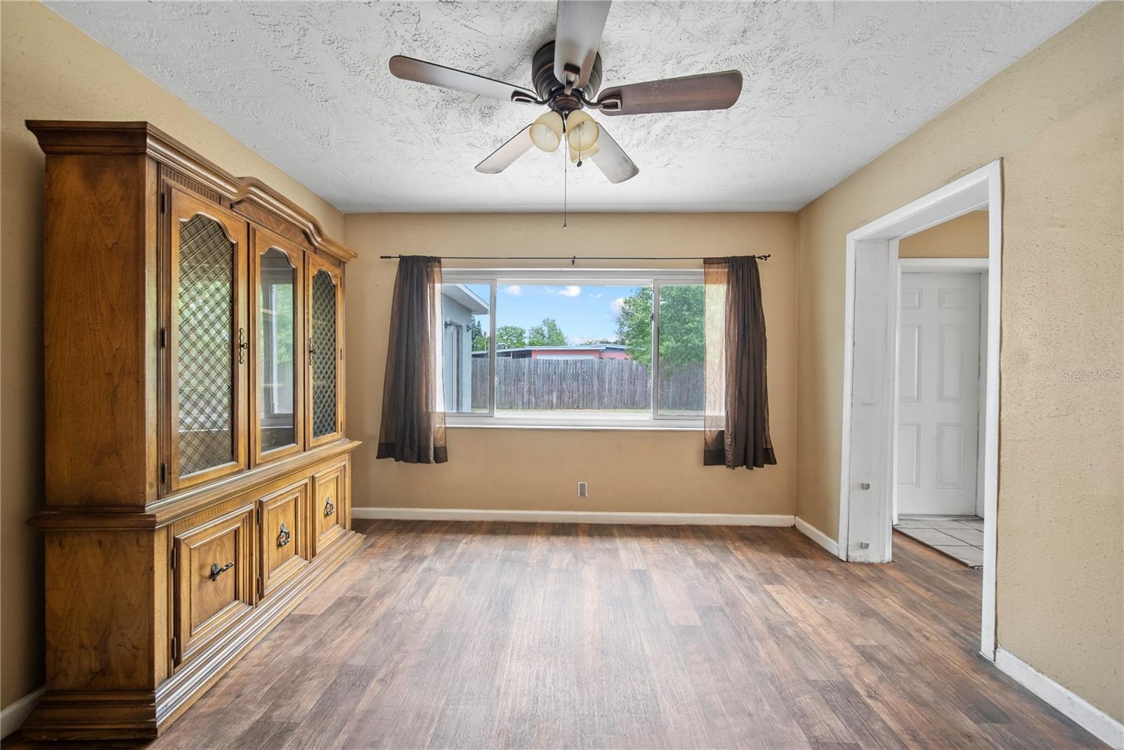 10602 CAMELIA DR — photo 22