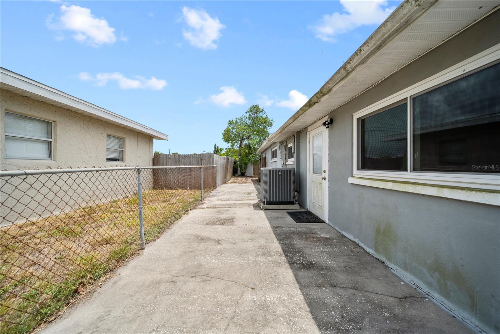 10602 CAMELIA DR — photo 4
