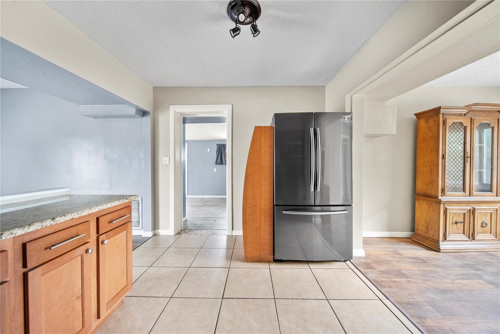 10602 CAMELIA DR — photo 8