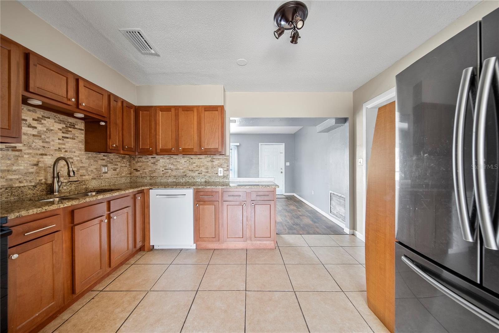 10602 CAMELIA DR — photo 9