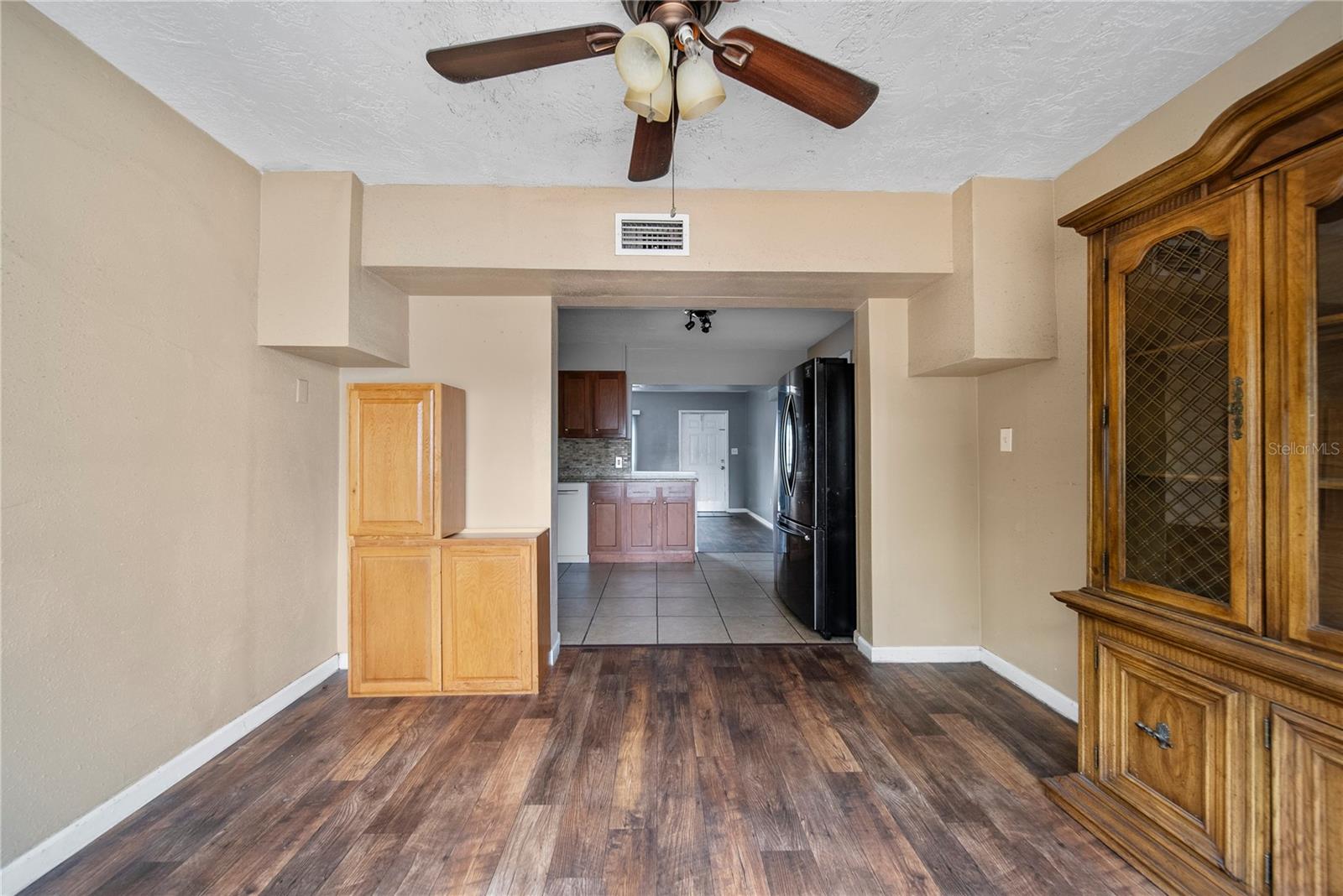 10602 CAMELIA DR — photo 25