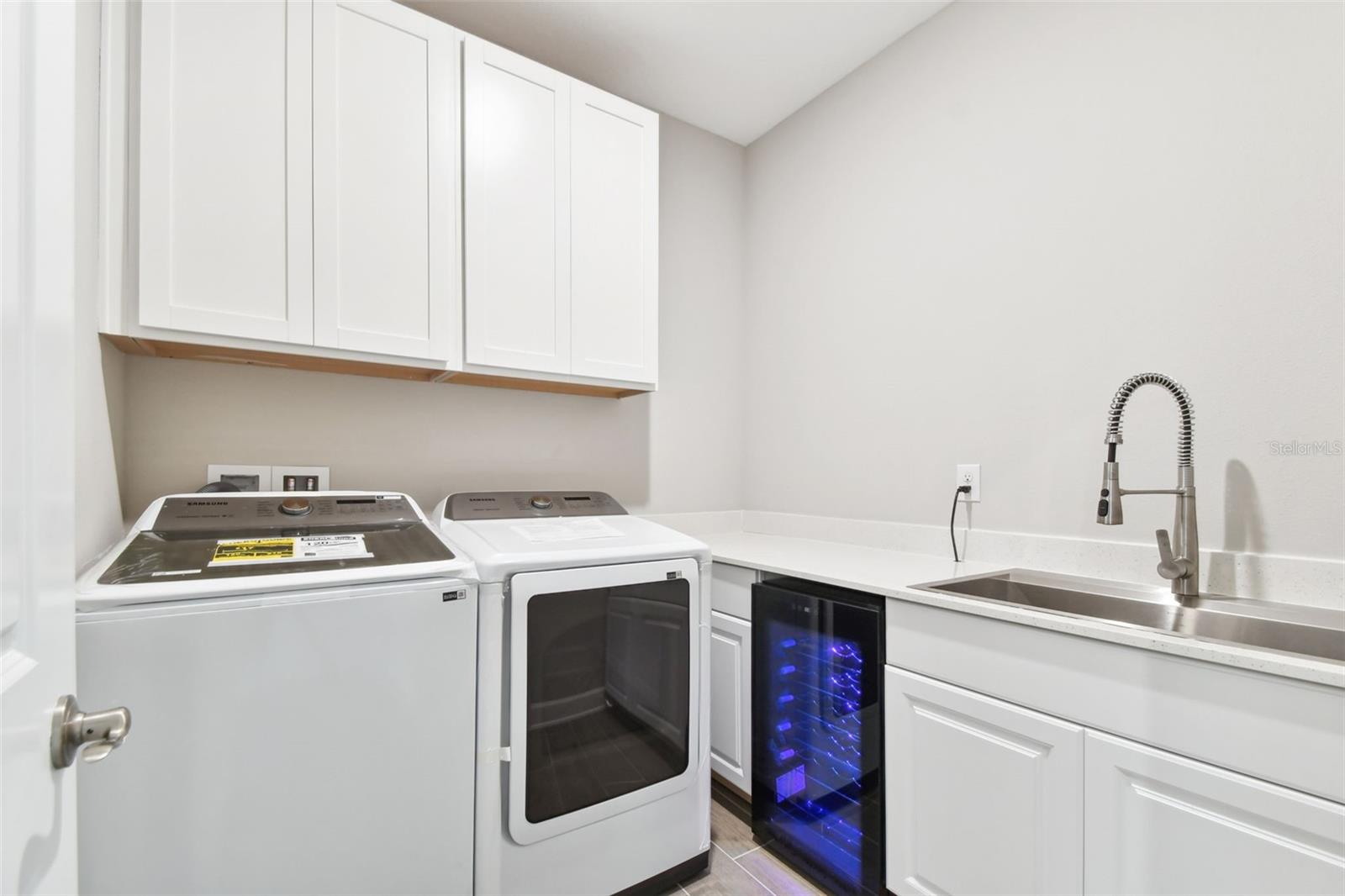 620 NASTURTIUM CT — photo 34