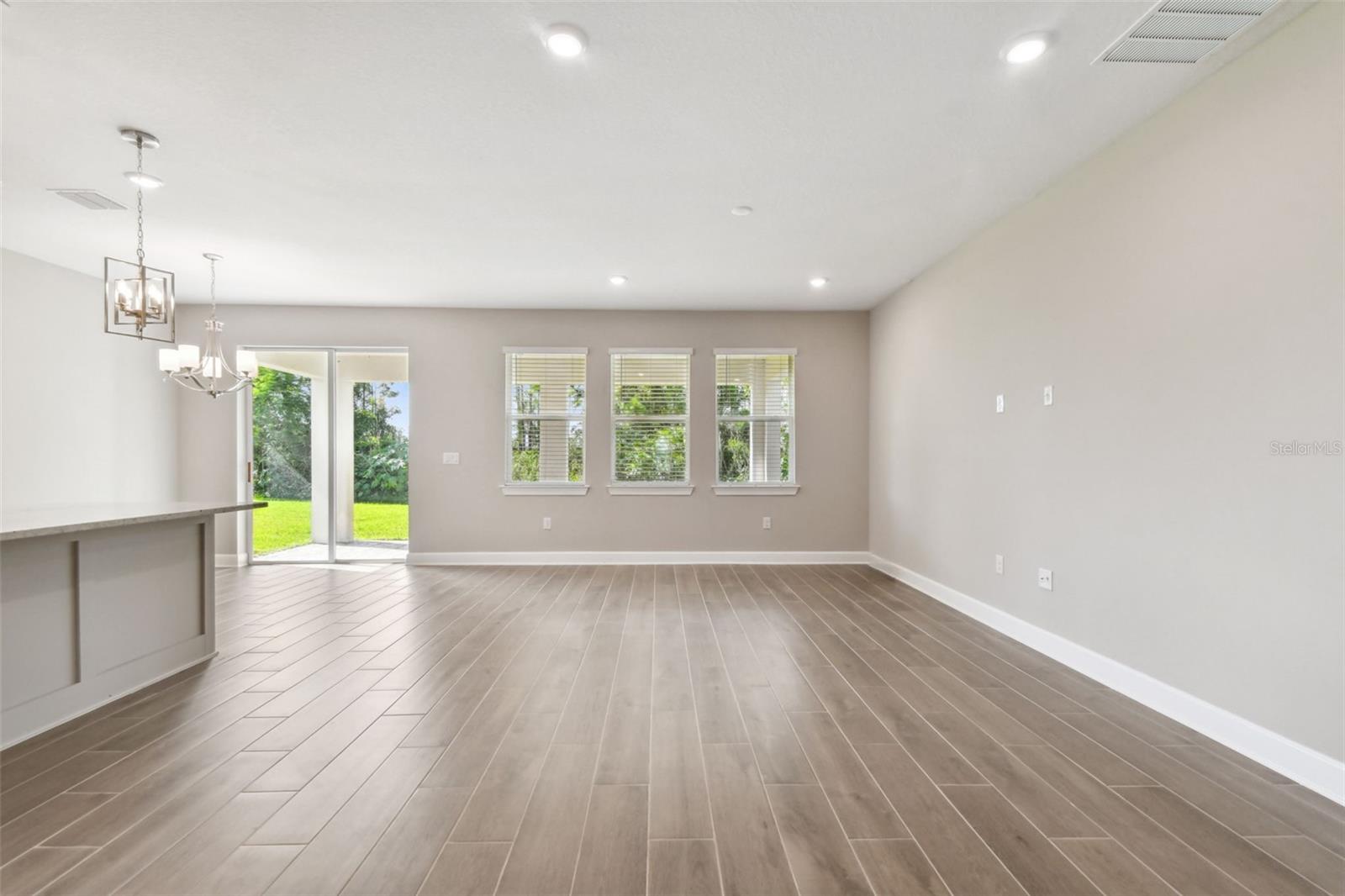 620 NASTURTIUM CT — photo 9