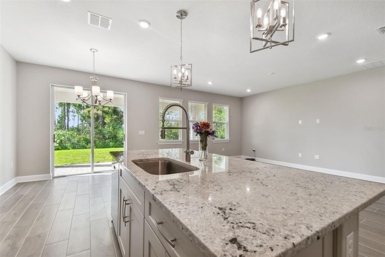 620 NASTURTIUM CT — photo 10