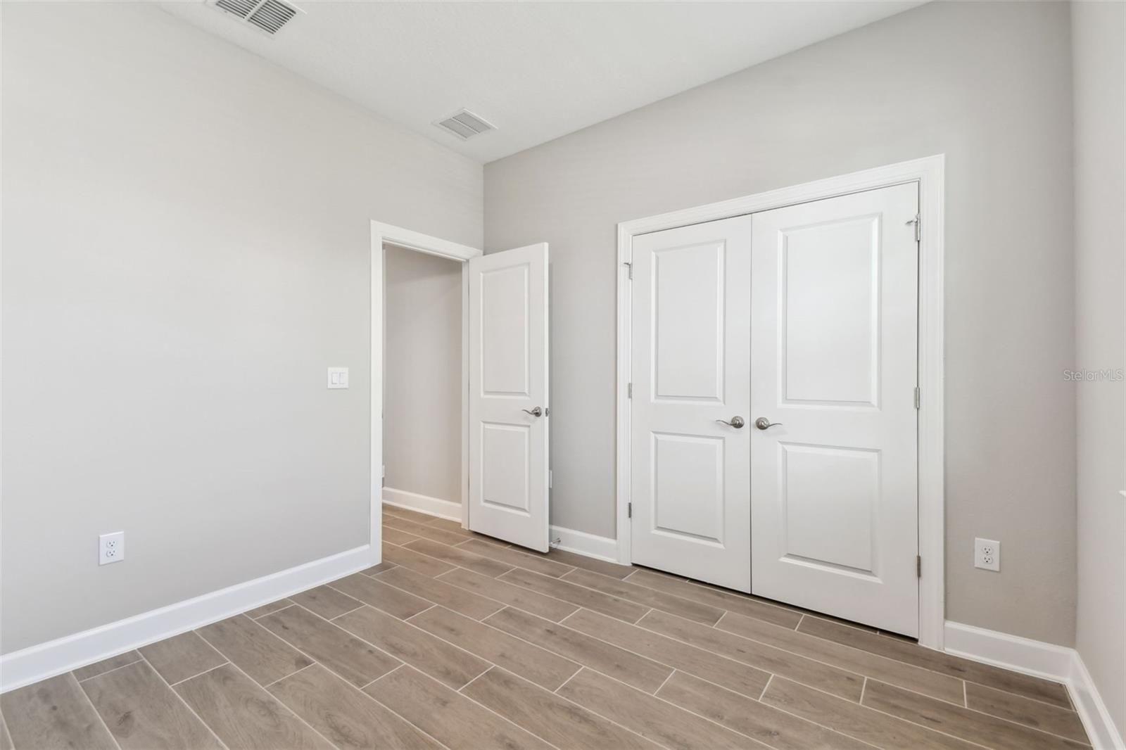 620 NASTURTIUM CT — photo 27