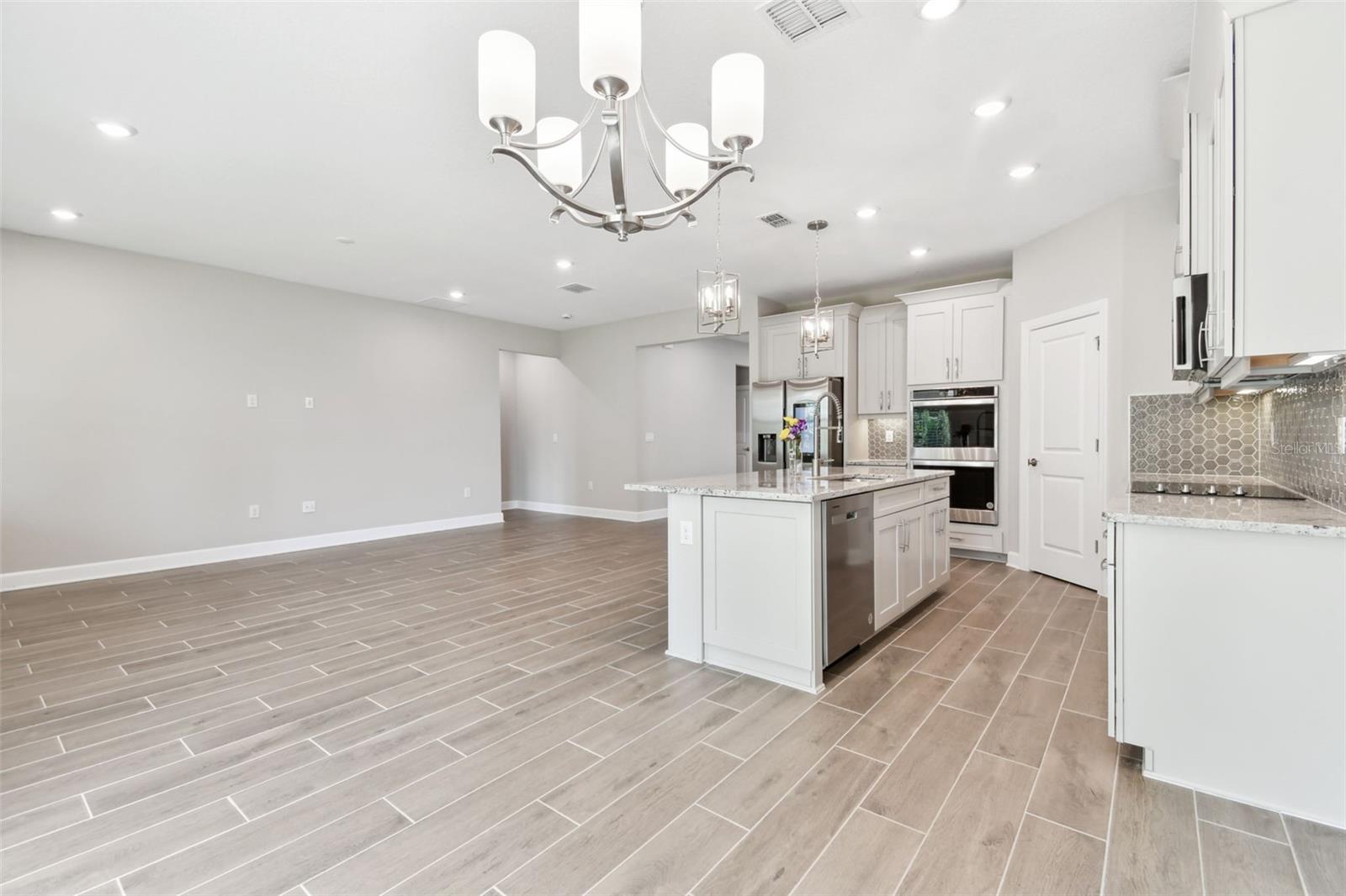 620 NASTURTIUM CT — photo 19