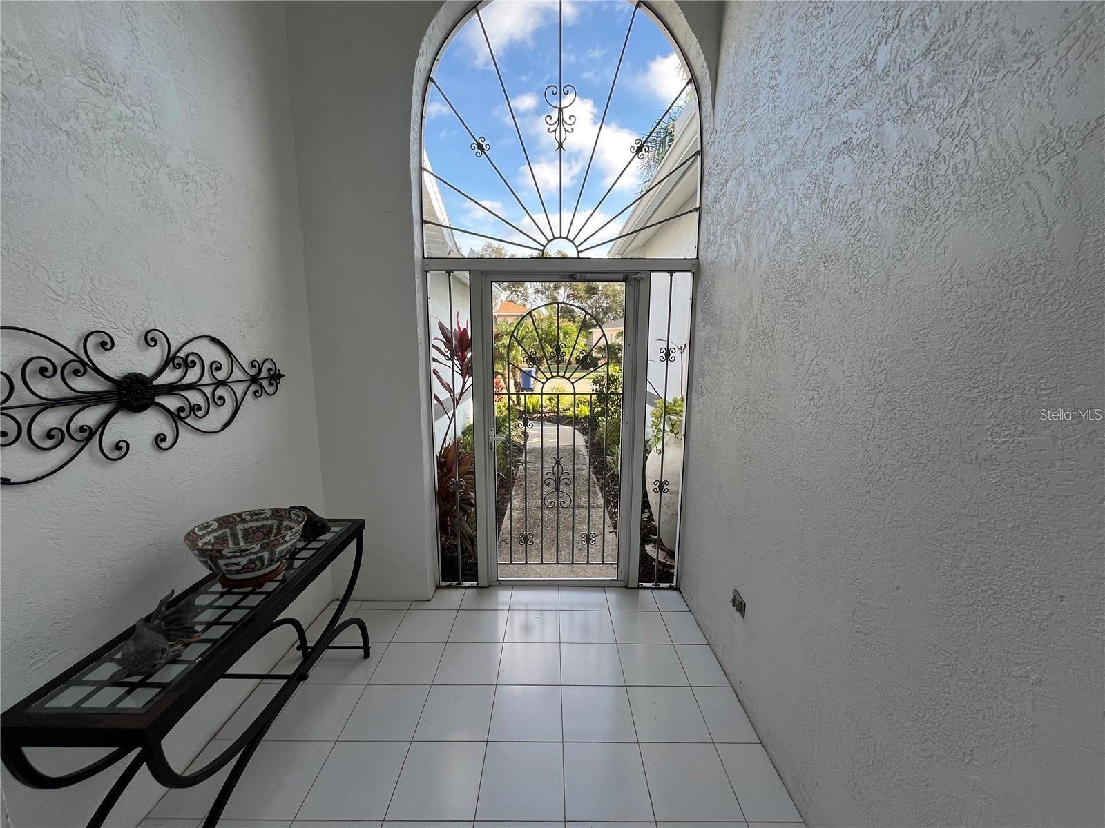 Home in SARASOTA — photo 4