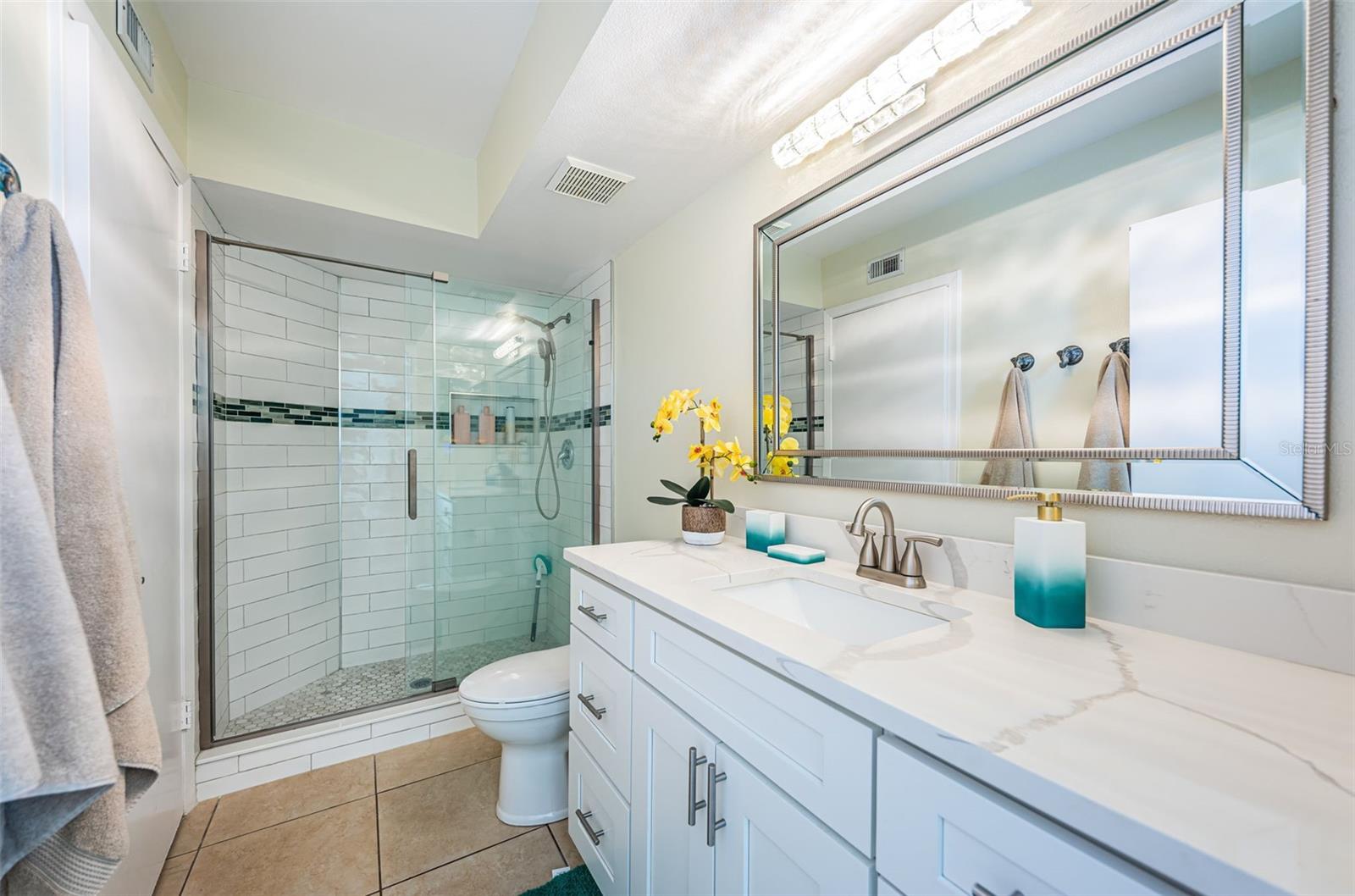 6081 BAHIA DEL MAR CIR #456 — photo 17