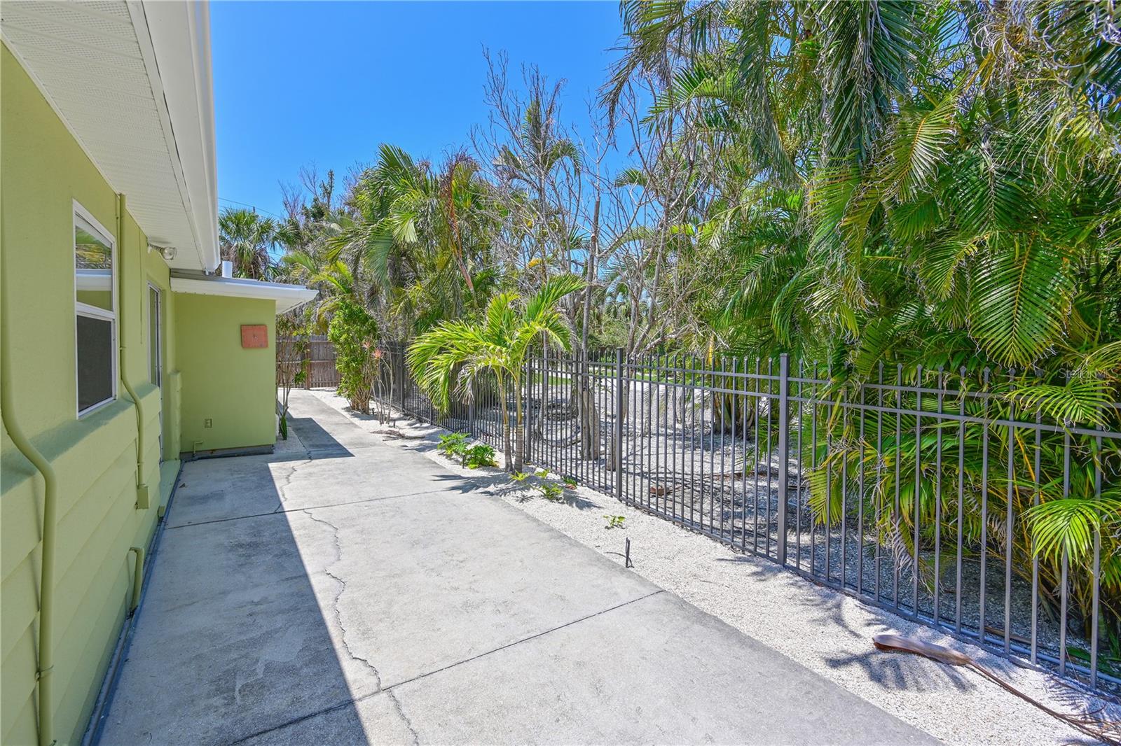 5924 GULF OF MEXICO DR — photo 30