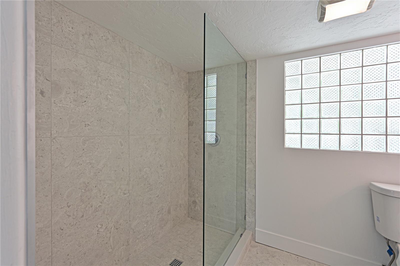 5924 GULF OF MEXICO DR — photo 19