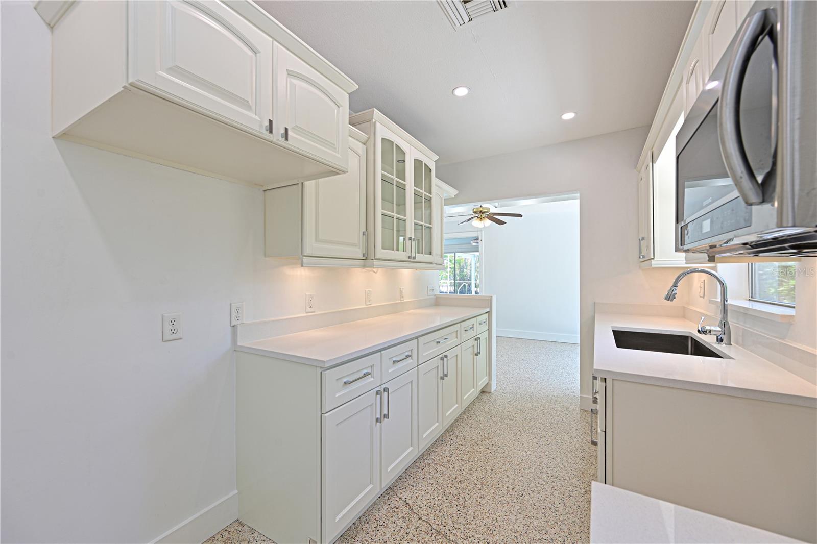 5924 GULF OF MEXICO DR — photo 15