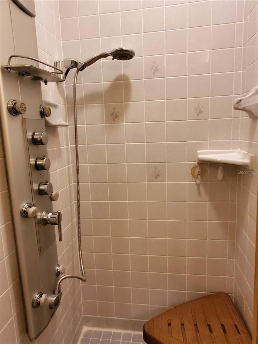 403 FINCHLEY CT #B — photo 20