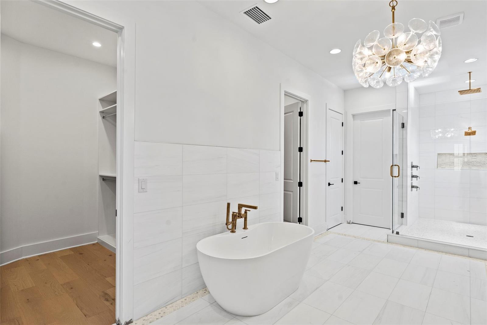 690 GENEVA PL — photo 36