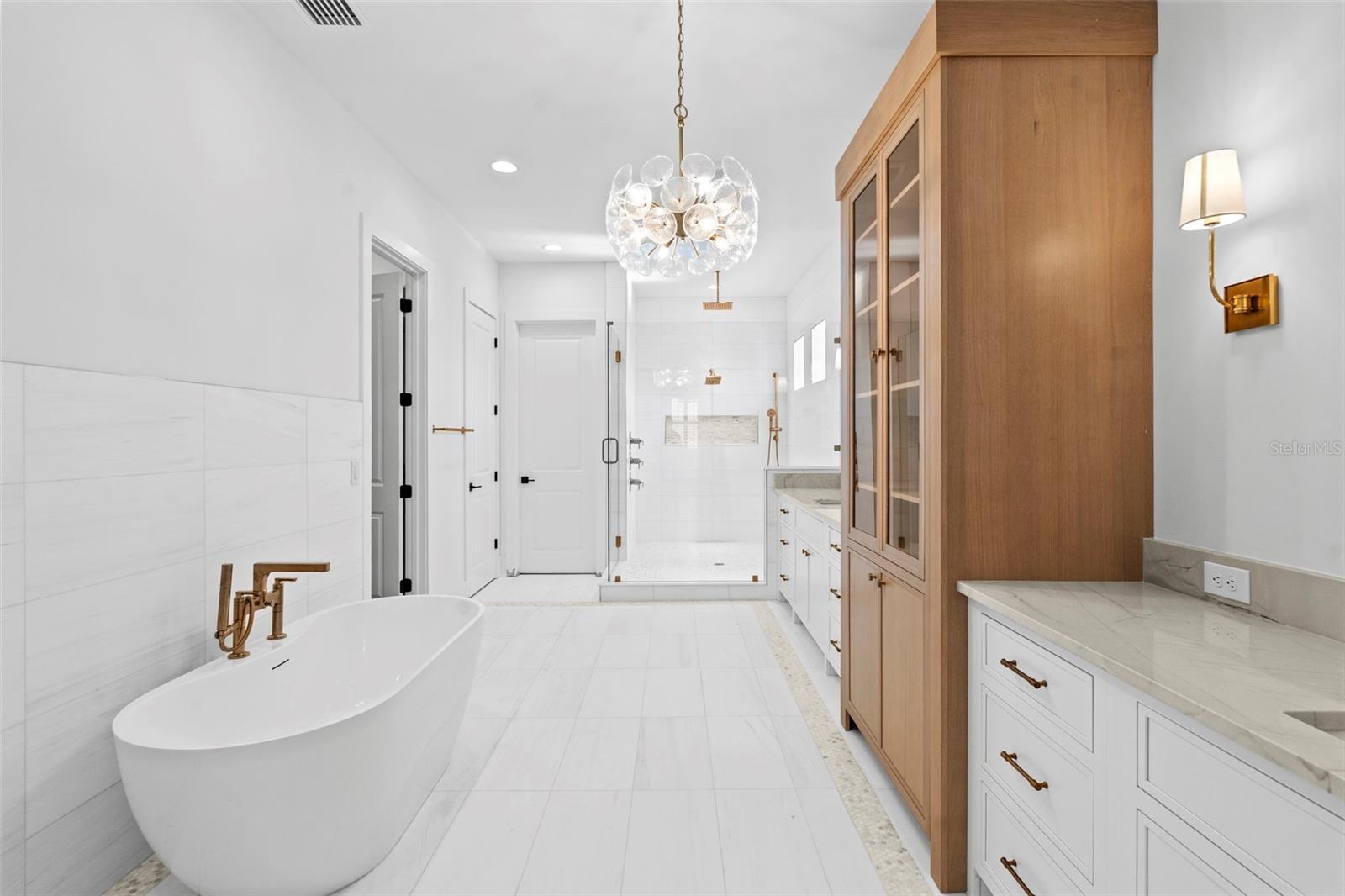 690 GENEVA PL — photo 35