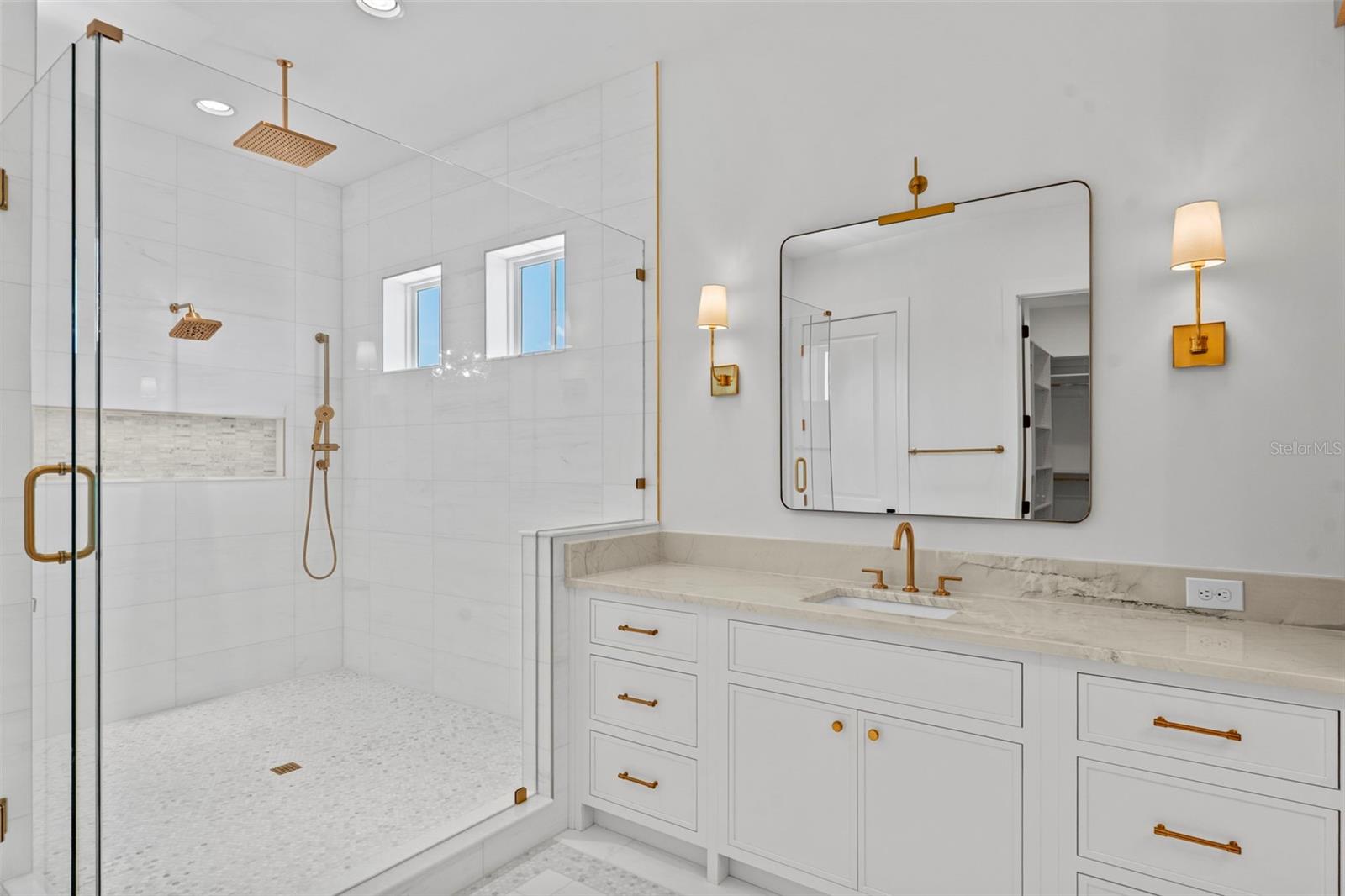 690 GENEVA PL — photo 38