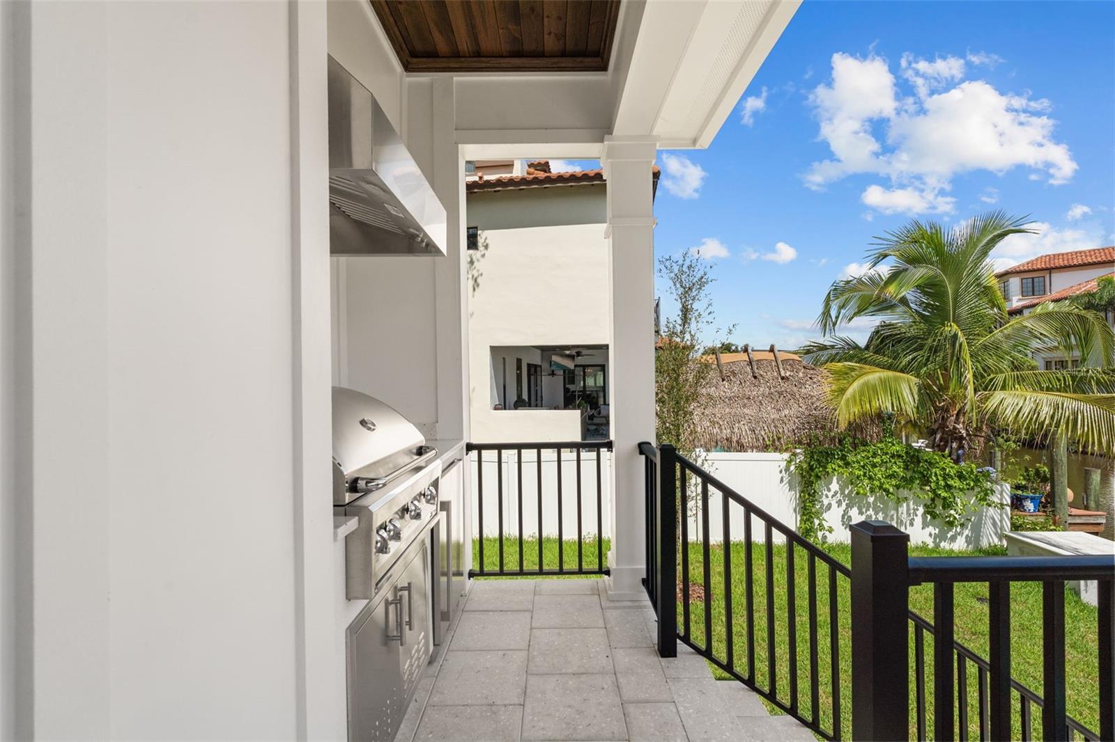 690 GENEVA PL — photo 48