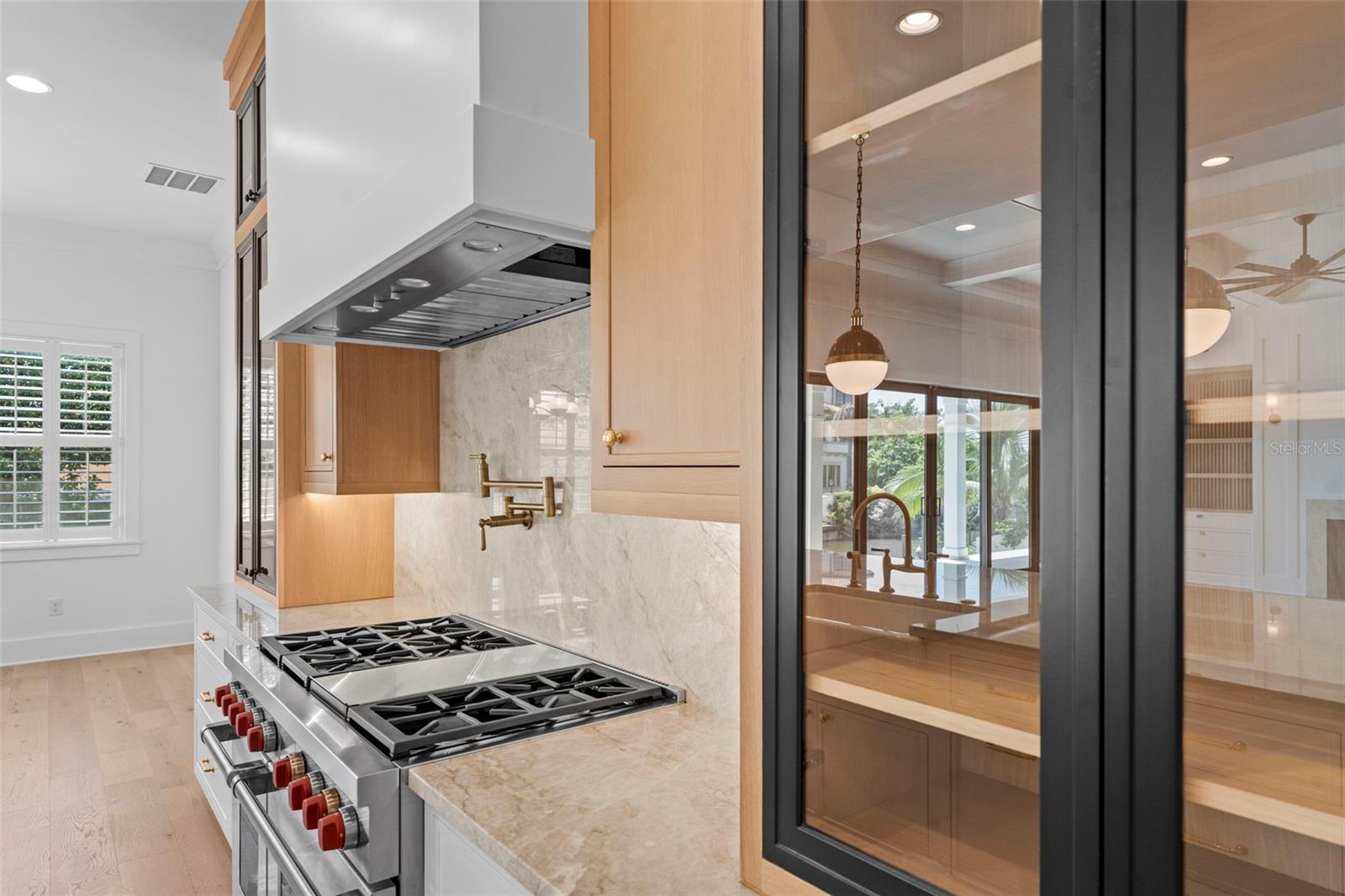 690 GENEVA PL — photo 19