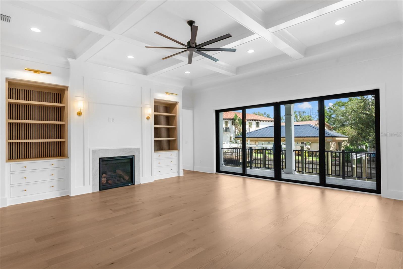 690 GENEVA PL — photo 12