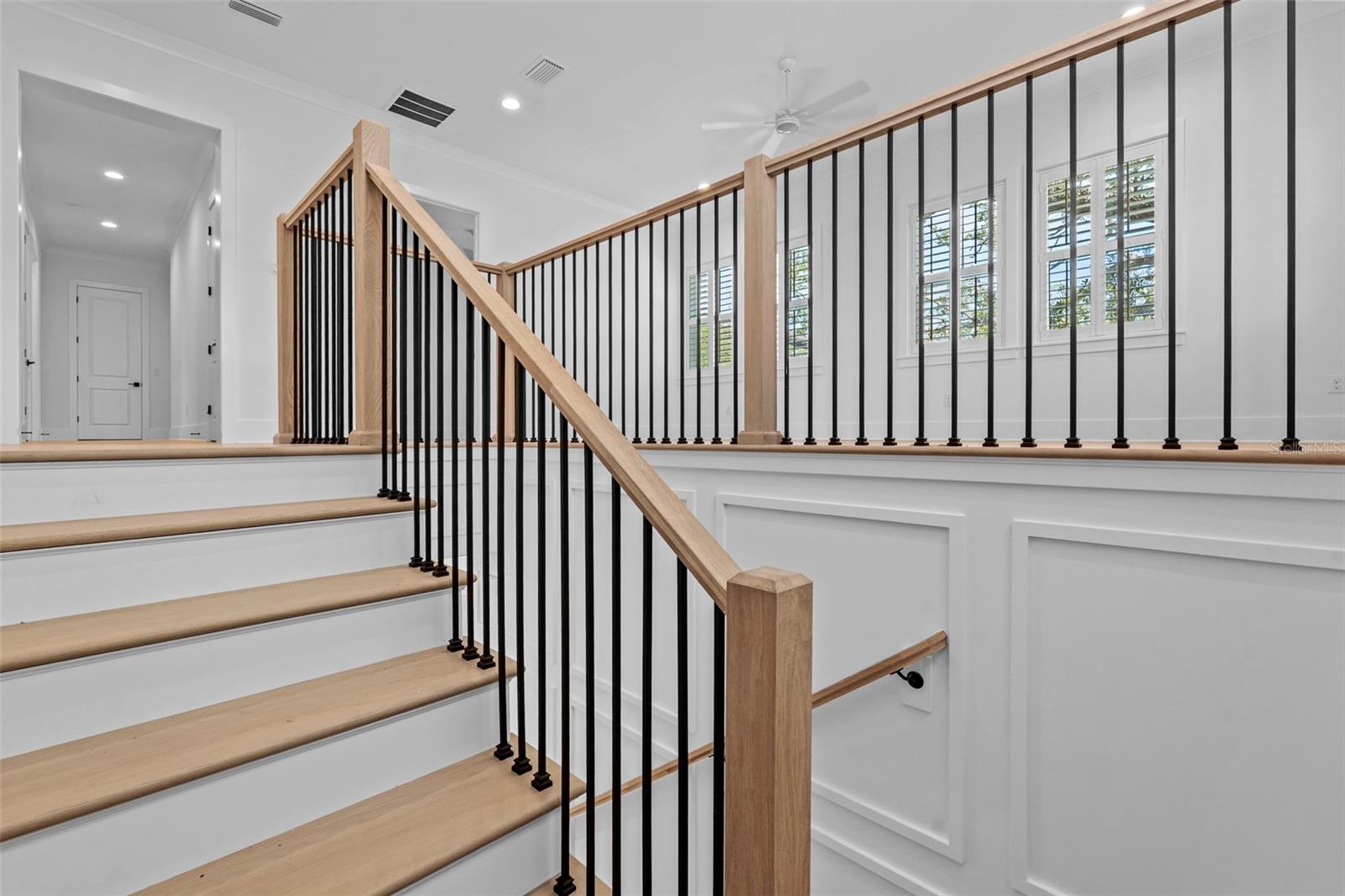 690 GENEVA PL — photo 27