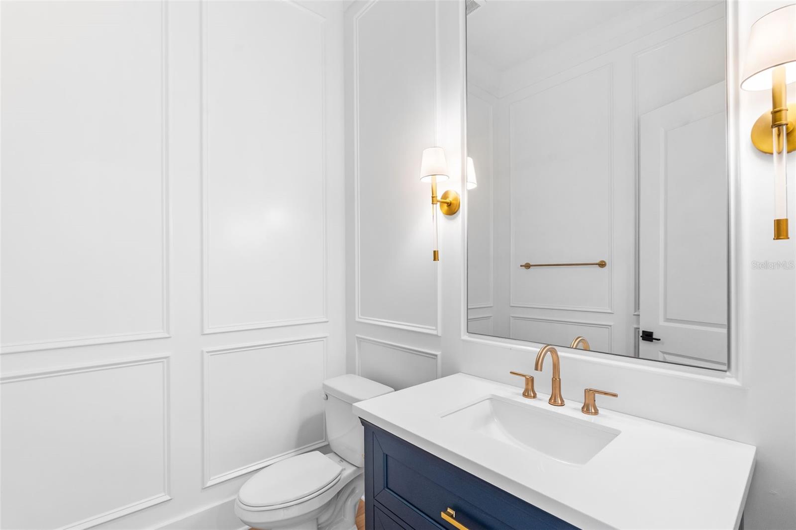 690 GENEVA PL — photo 9