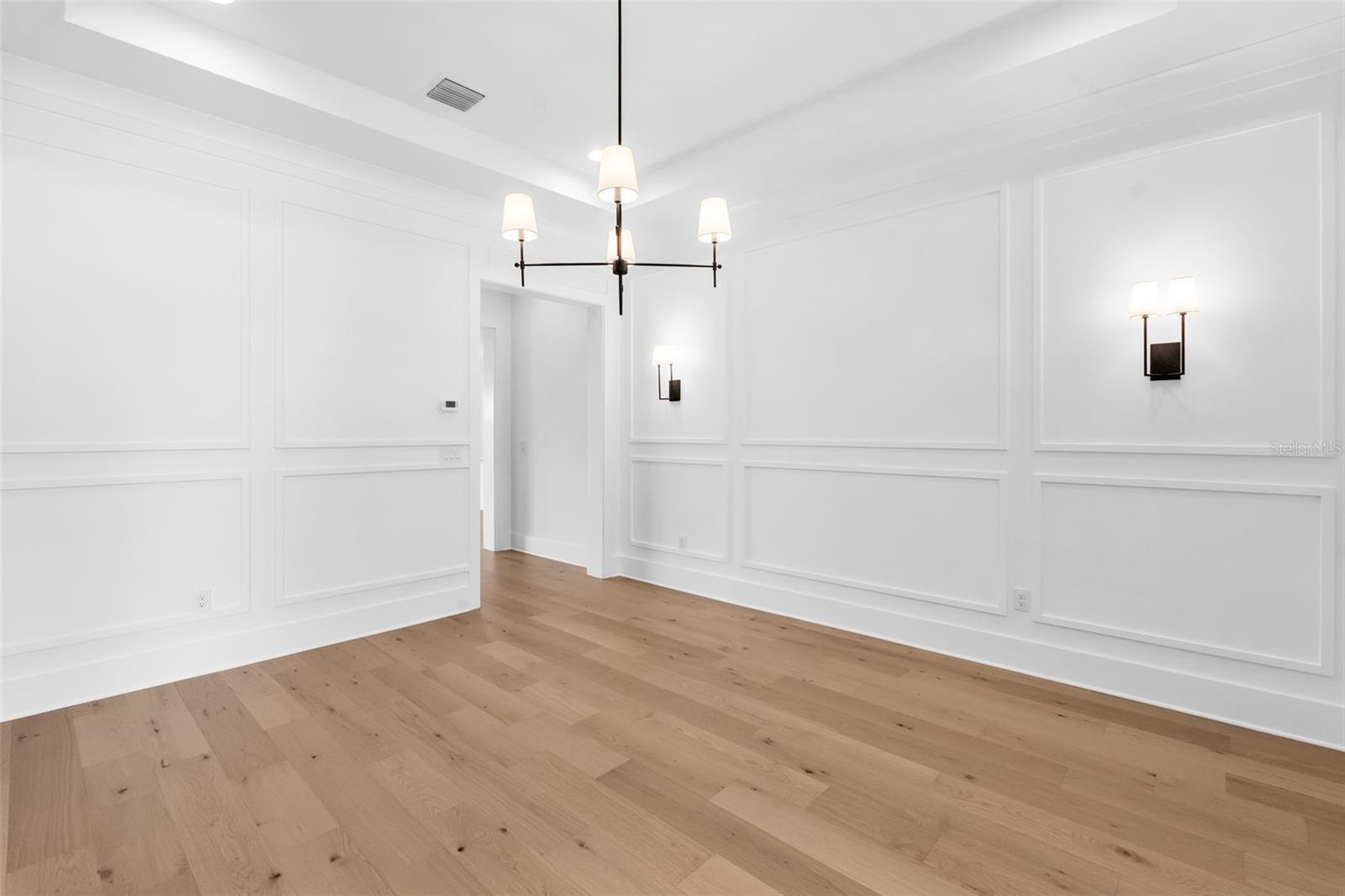690 GENEVA PL — photo 8