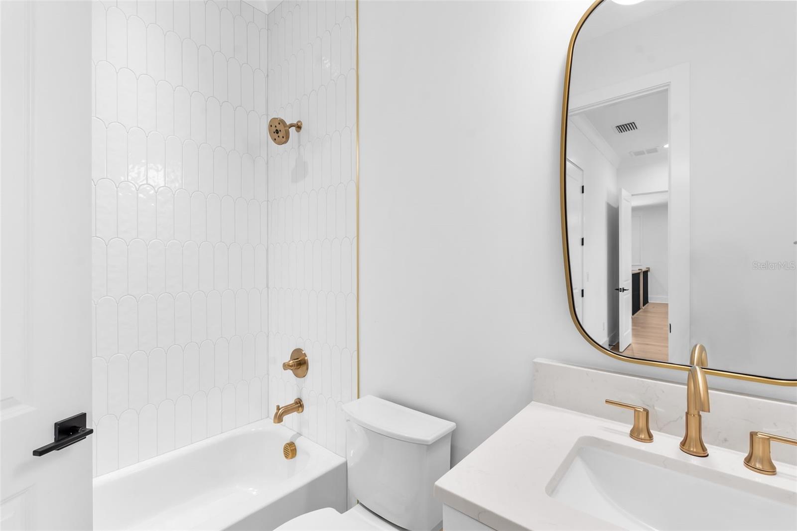 690 GENEVA PL — photo 40