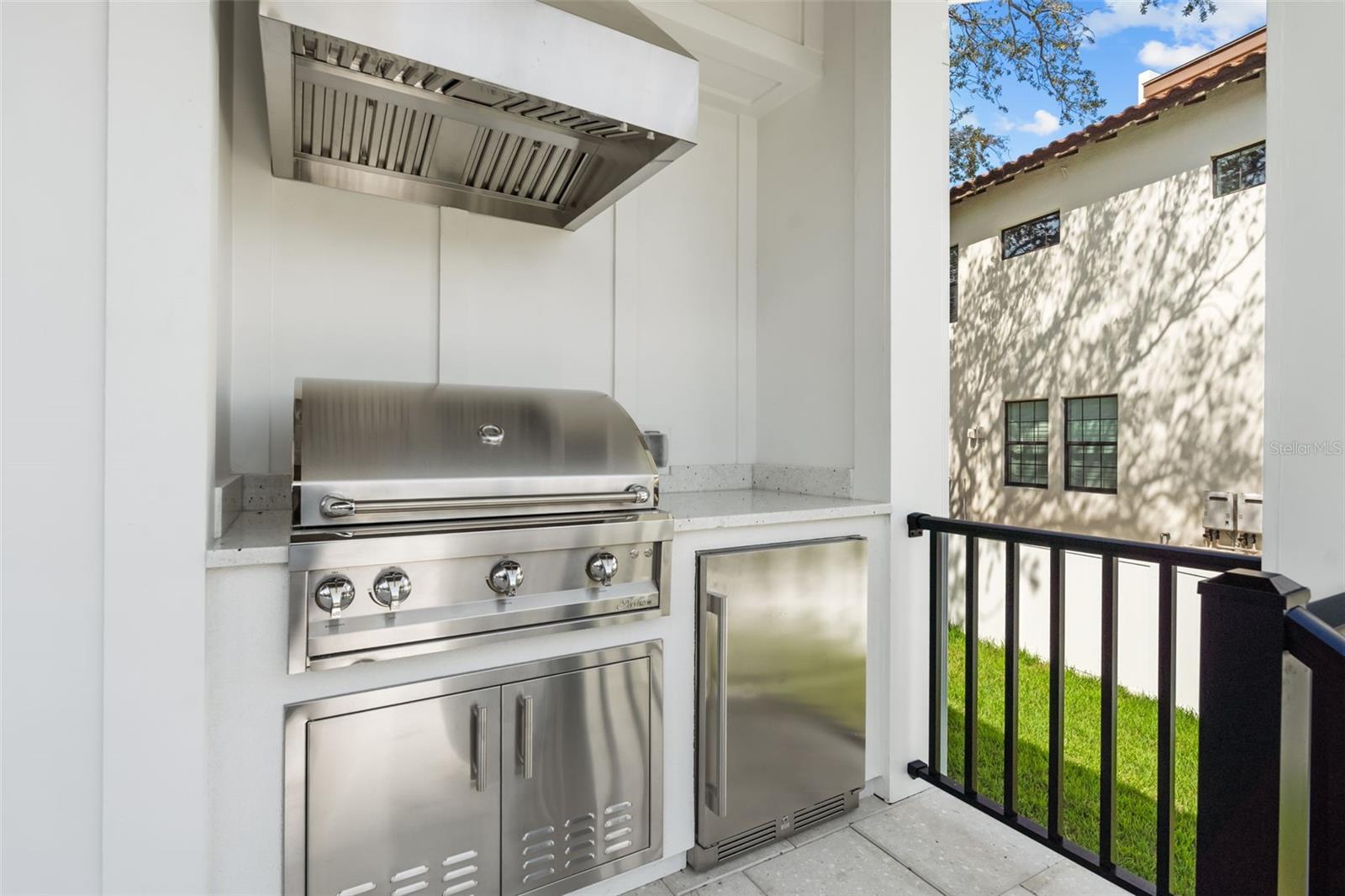 690 GENEVA PL — photo 51