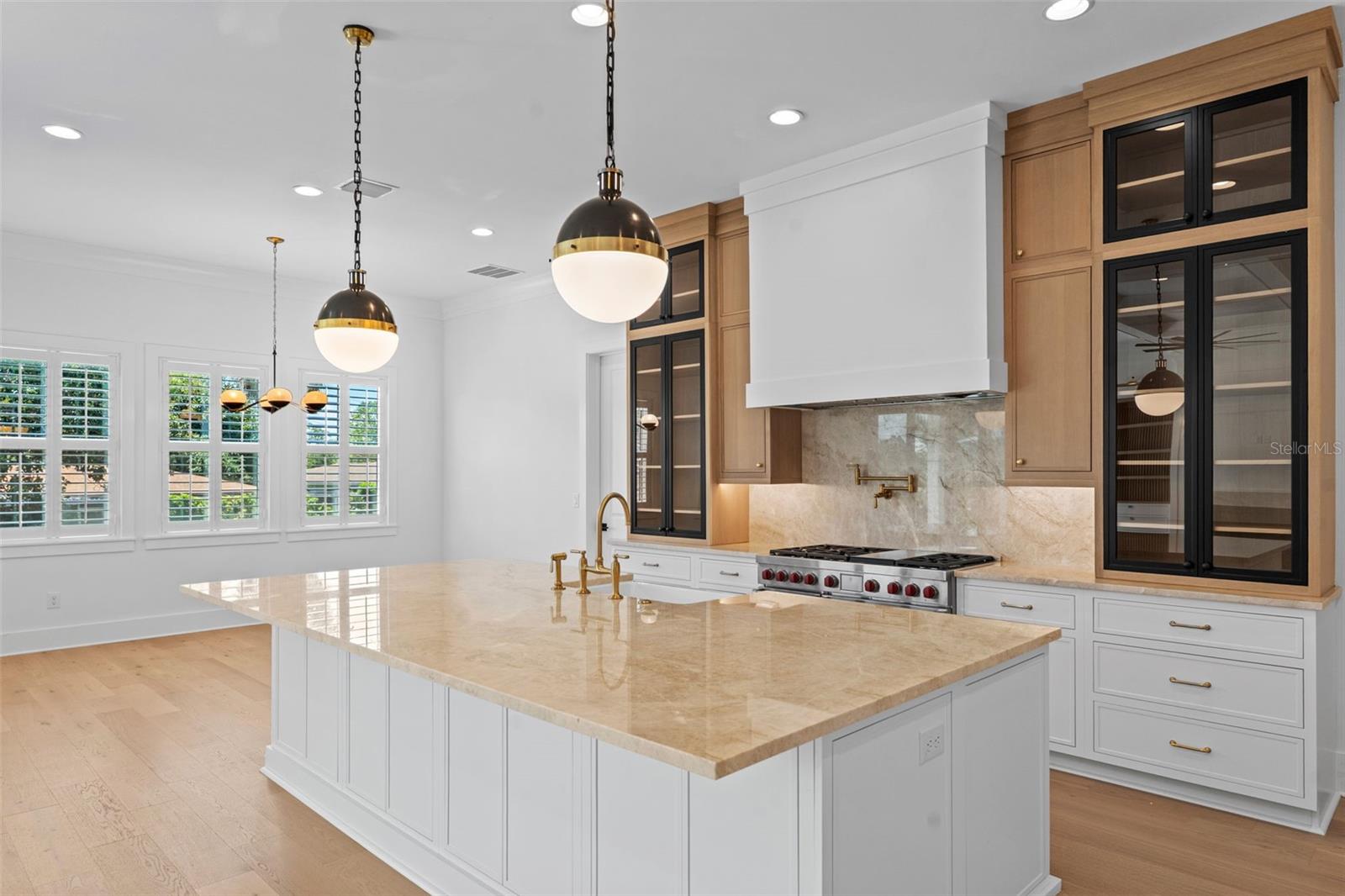 690 GENEVA PL — photo 16