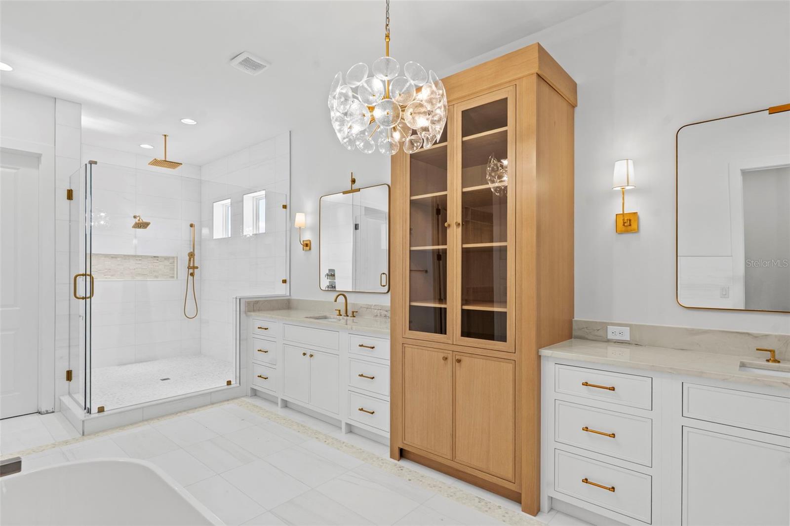 690 GENEVA PL — photo 37
