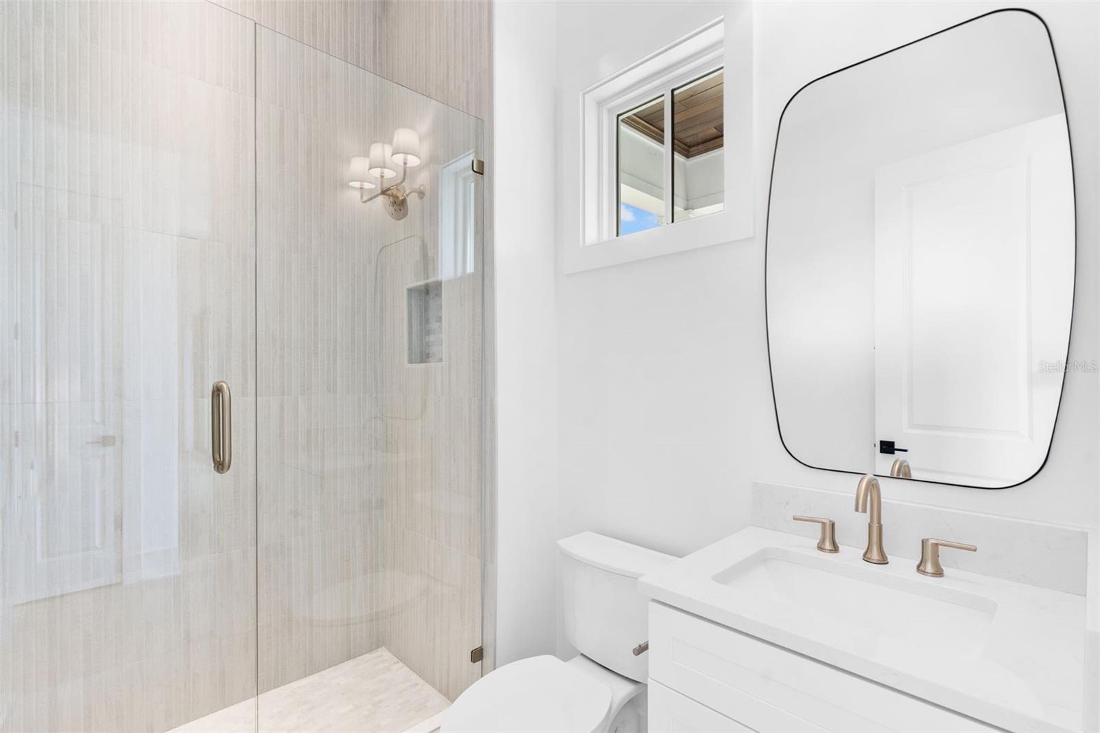 690 GENEVA PL — photo 25