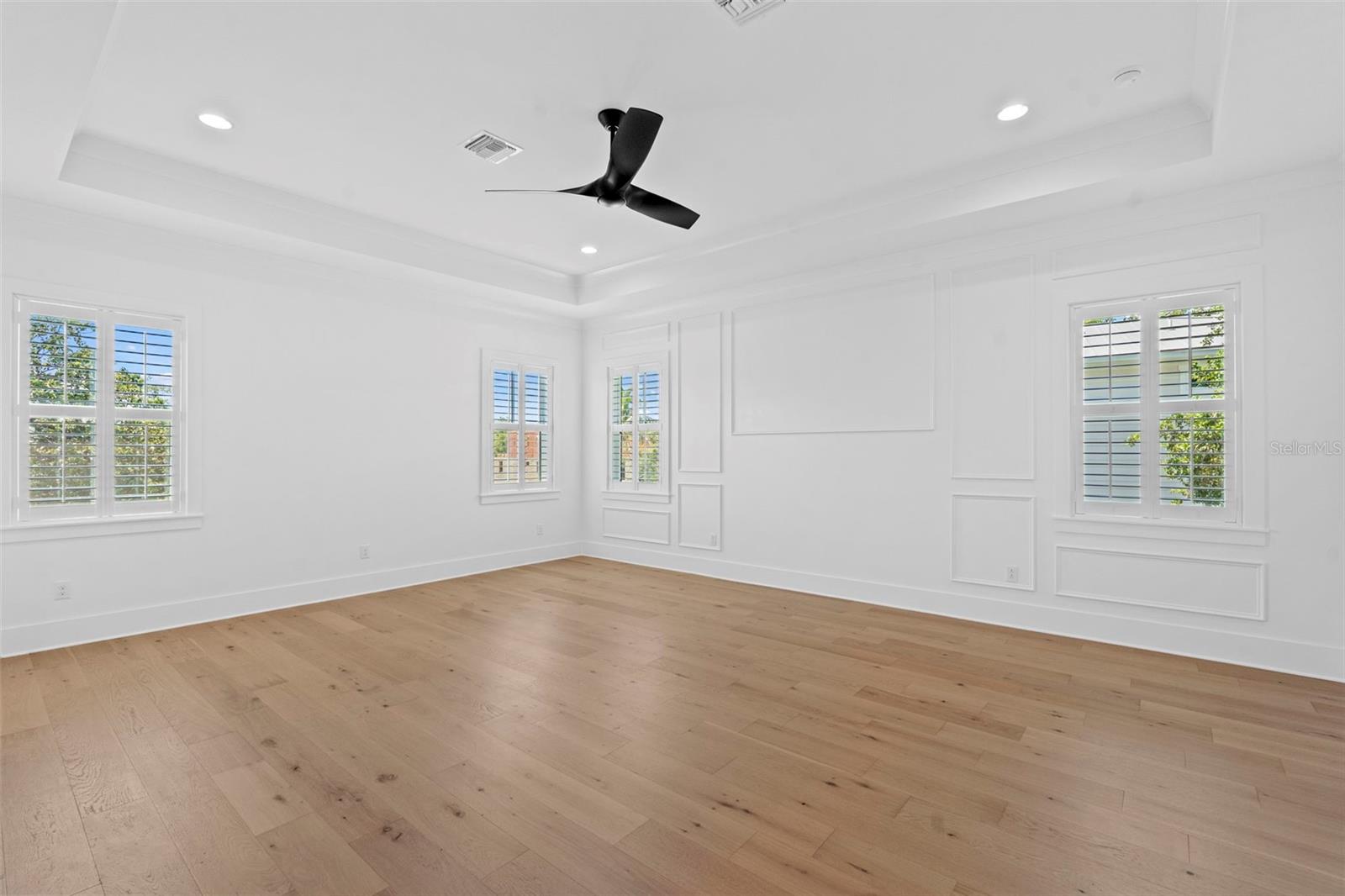 690 GENEVA PL — photo 33