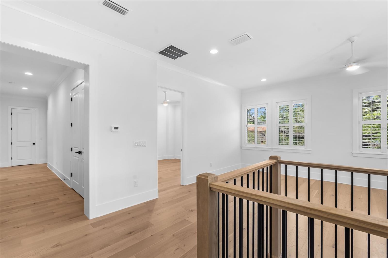 690 GENEVA PL — photo 28