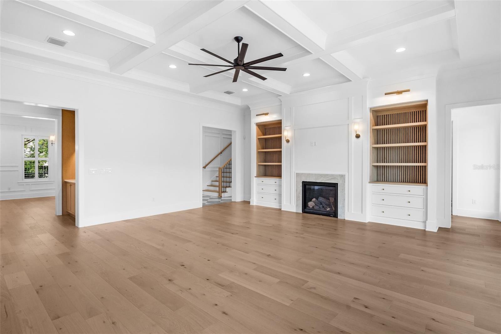 690 GENEVA PL — photo 13