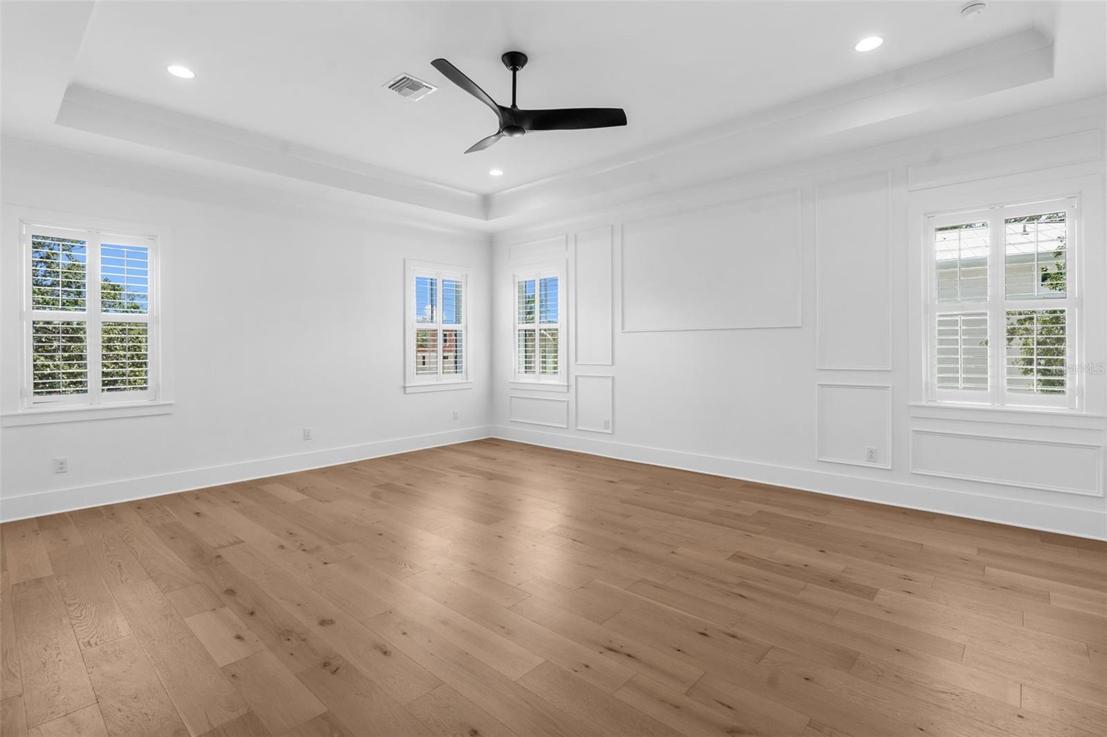 690 GENEVA PL — photo 45