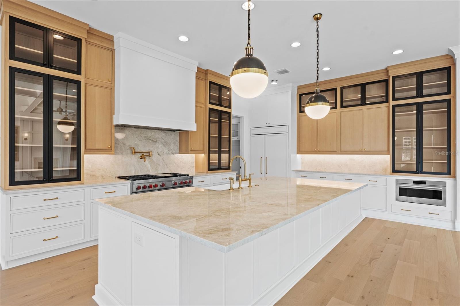 690 GENEVA PL — photo 17