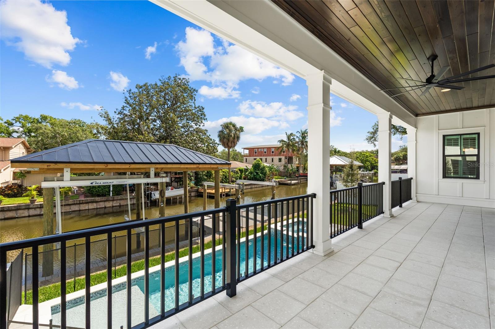 690 GENEVA PL — photo 49