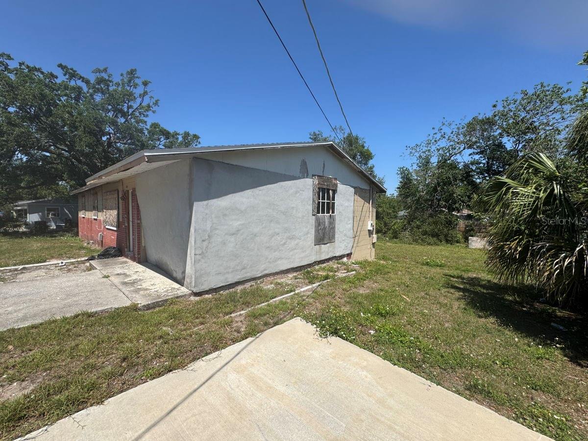 3308 E FRIERSON AVE — photo 13