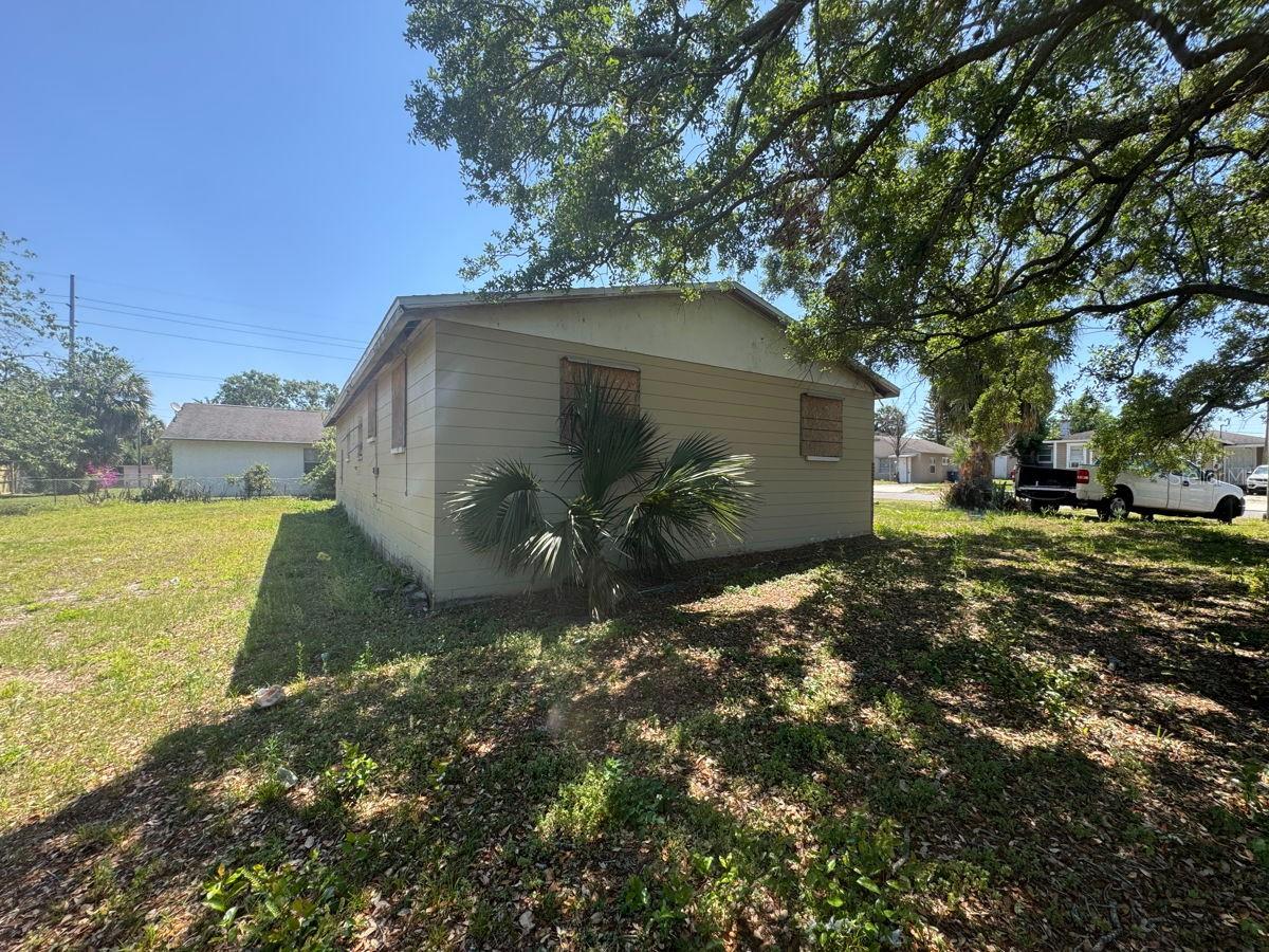 3308 E FRIERSON AVE — photo 10