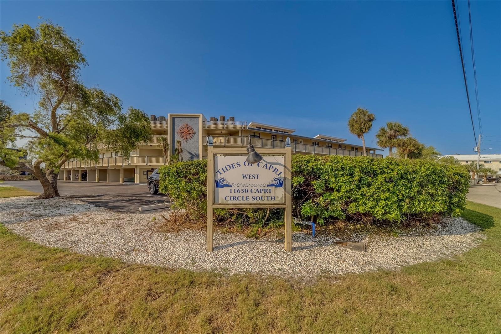 11650 CAPRI CIR S #105 — photo 4