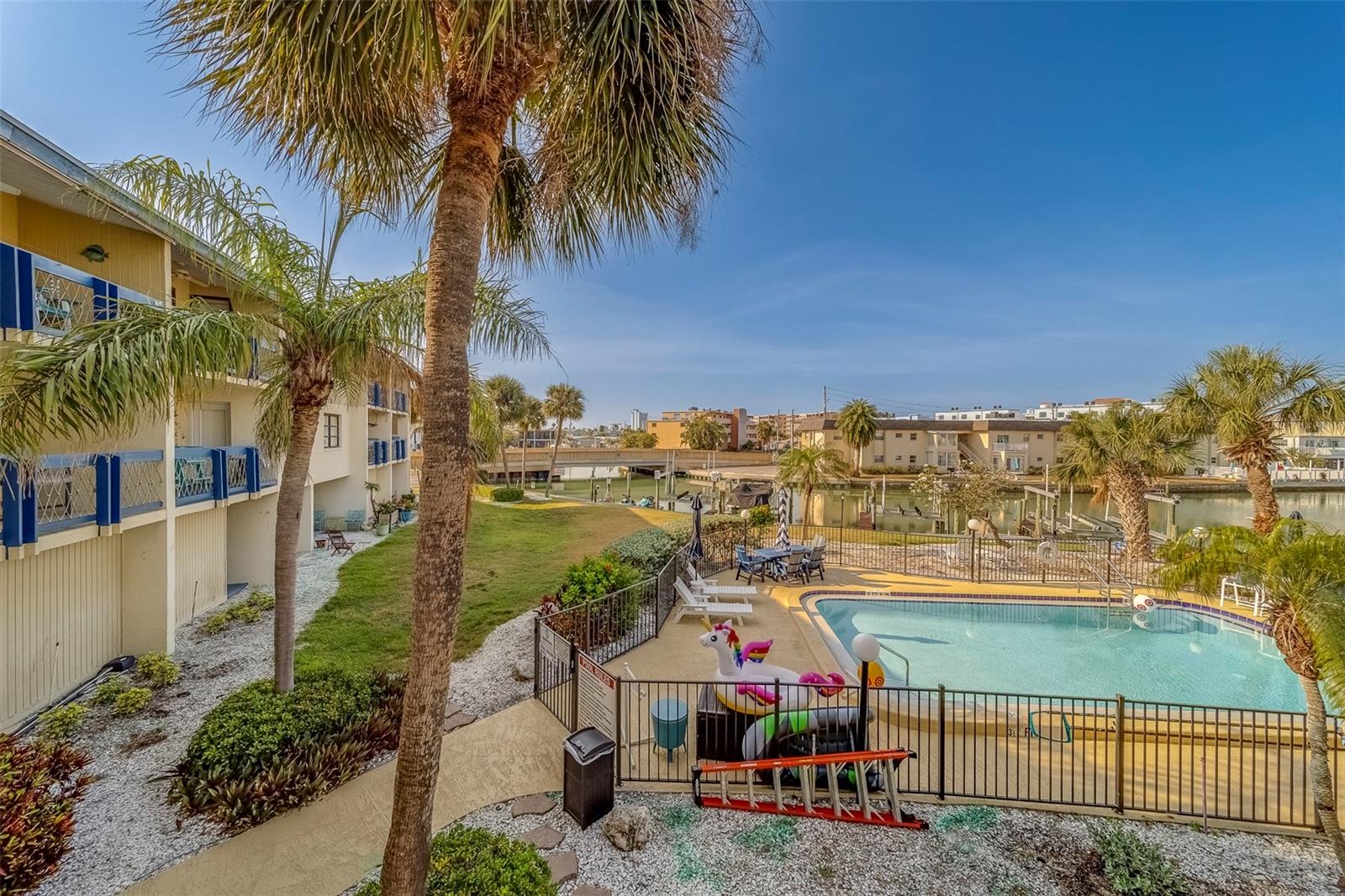 11650 CAPRI CIR S #105 — photo 37
