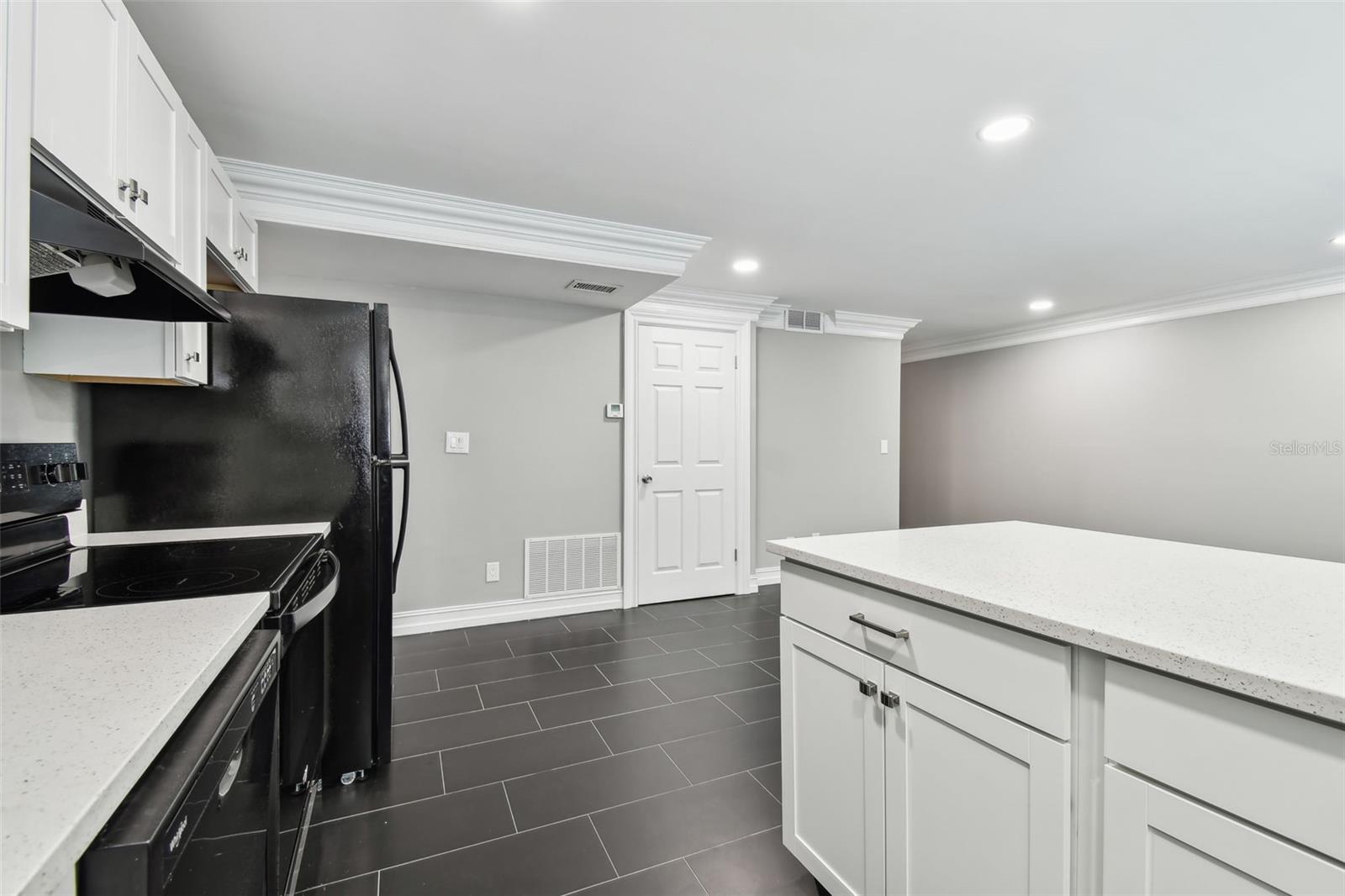 2942 W BAY DR #8 — photo 18