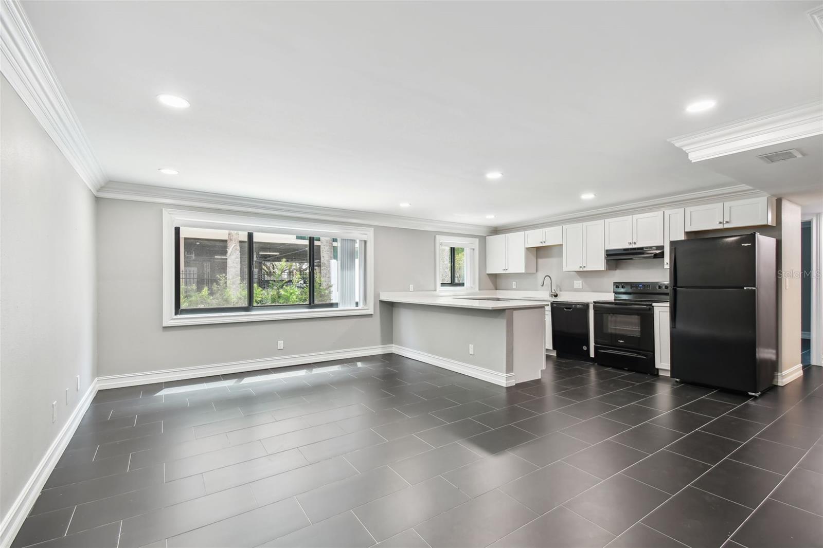 2942 W BAY DR #8 — photo 9